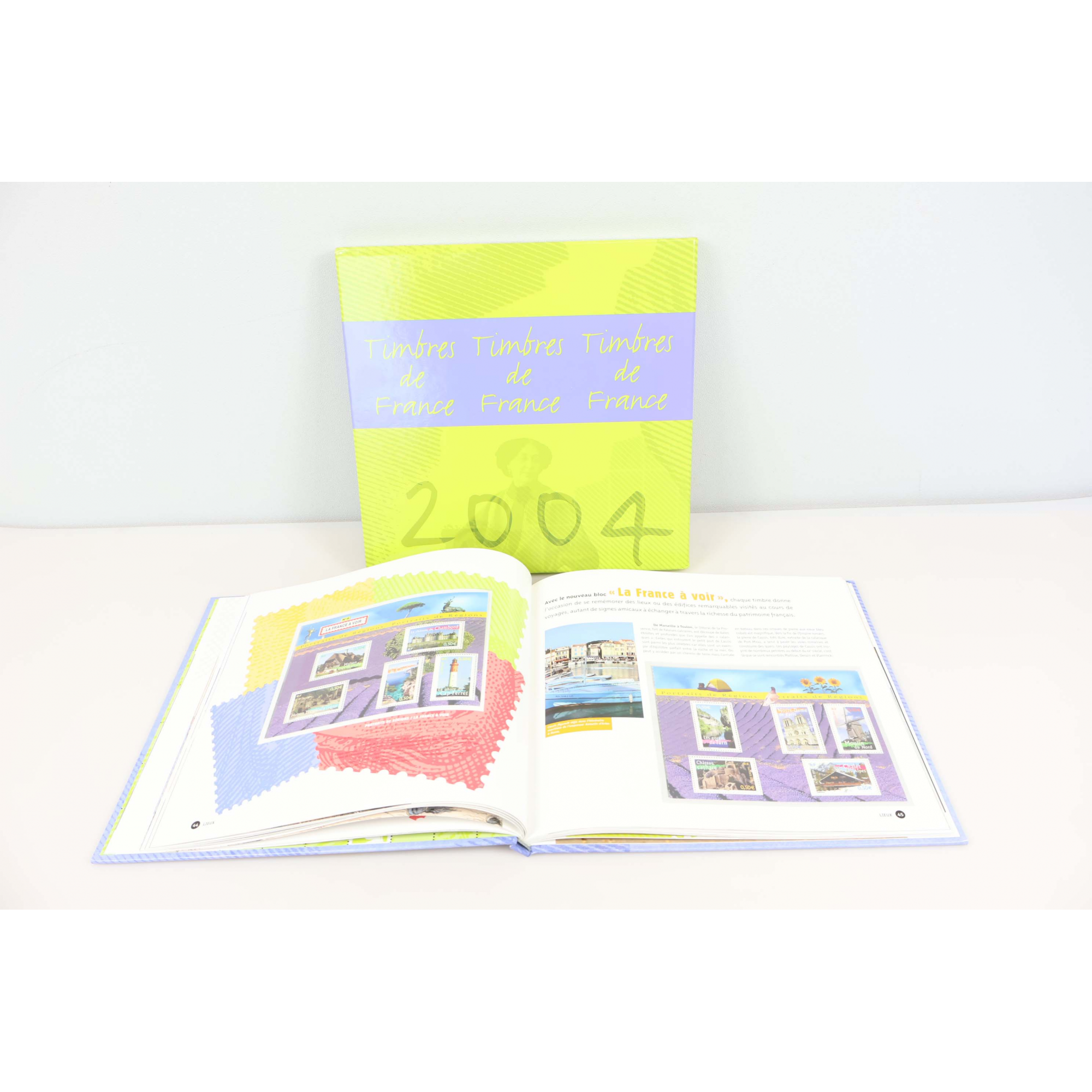 LE LIVRE DES TIMBRES FRANCE ANNÉE 2004 AVEC BOITIER - COMPLET - TIMBRES NEUFS**