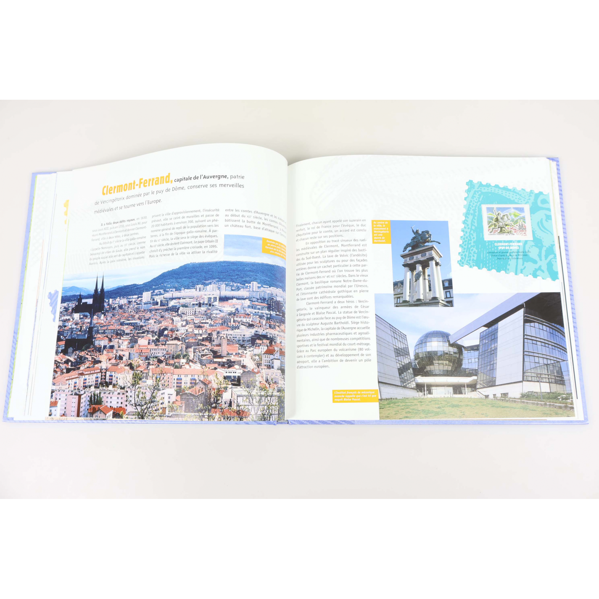 LE LIVRE DES TIMBRES FRANCE ANNÉE 2004 AVEC BOITIER - COMPLET - TIMBRES NEUFS**