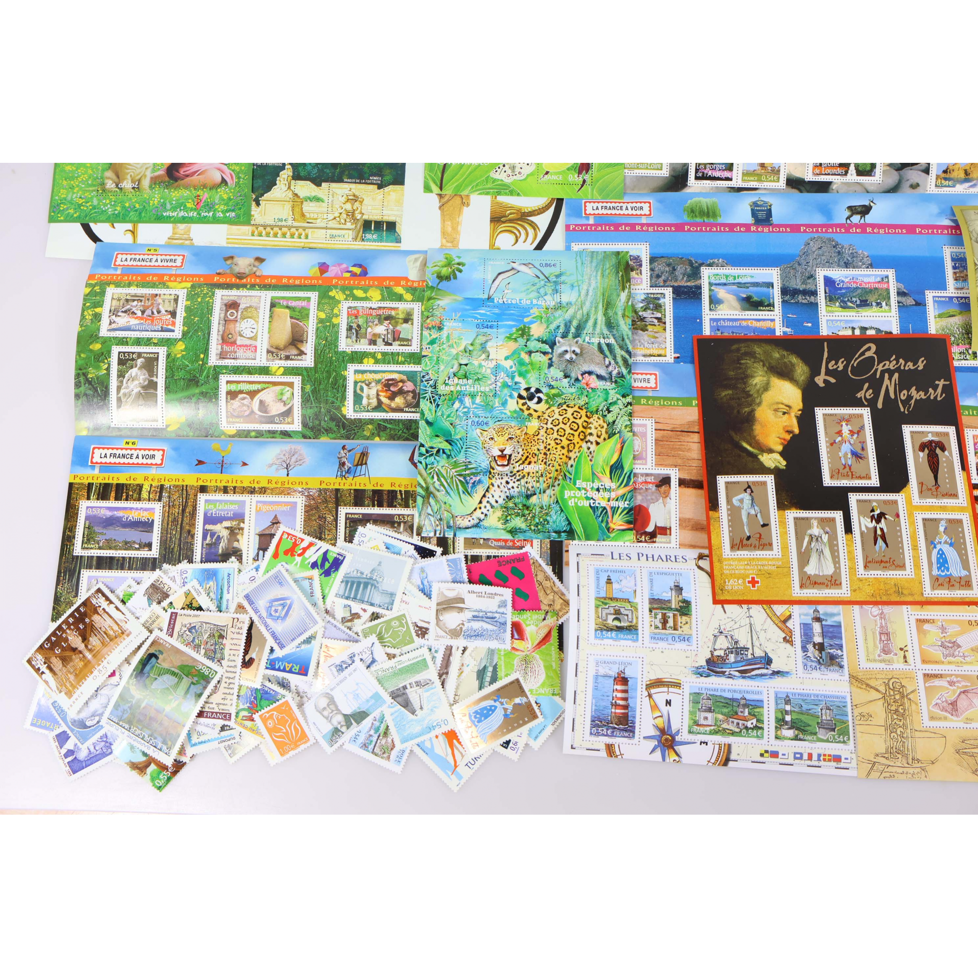 LOT DE TIMBRES ET BLOCS-FEUILLETS FRANCE POUR AFFRANCHIR/COLLECTION FACIALE 178€