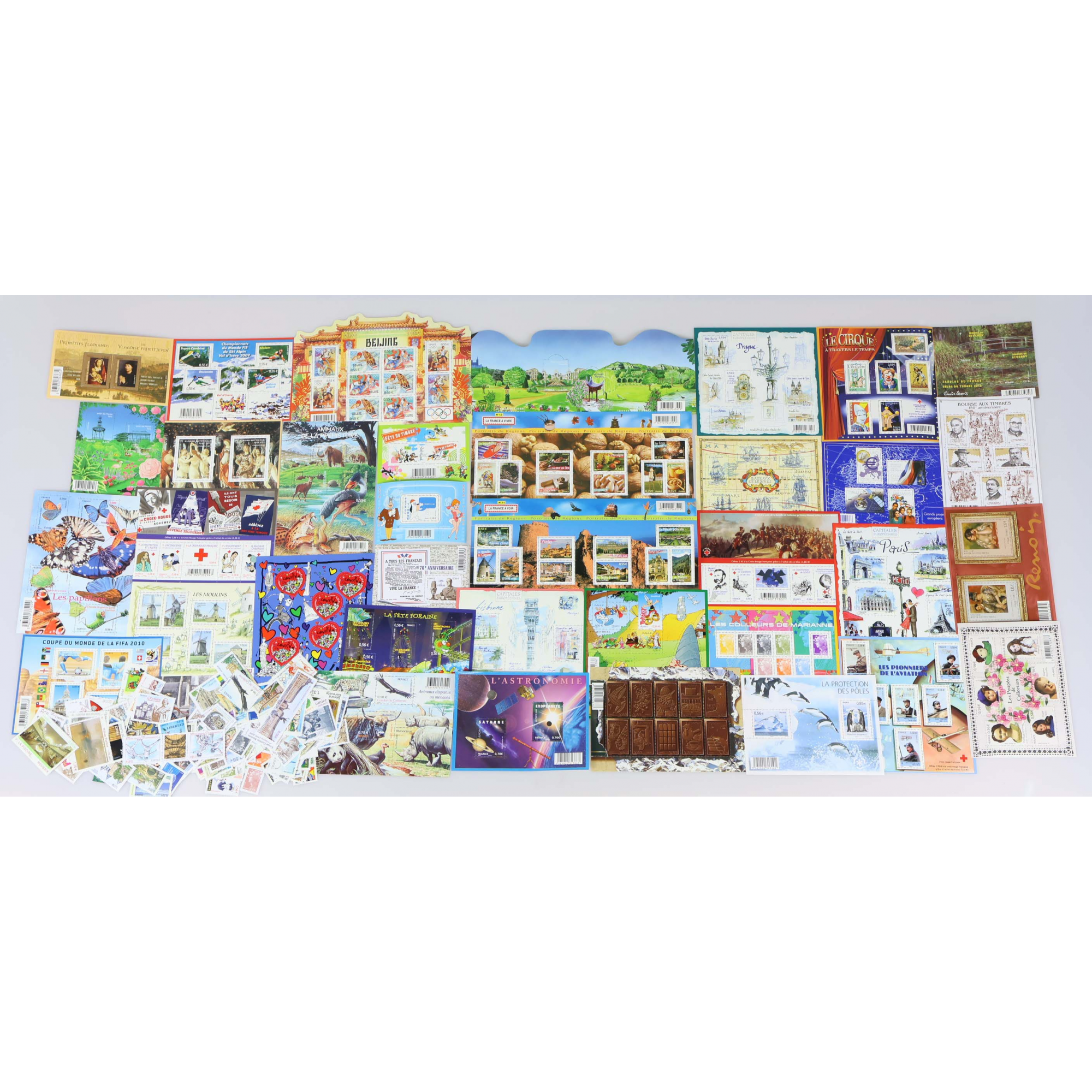 LOT DE TIMBRES ET BLOCS-FEUILLETS FRANCE POUR AFFRANCHIR/COLLECTION FACIALE 220€