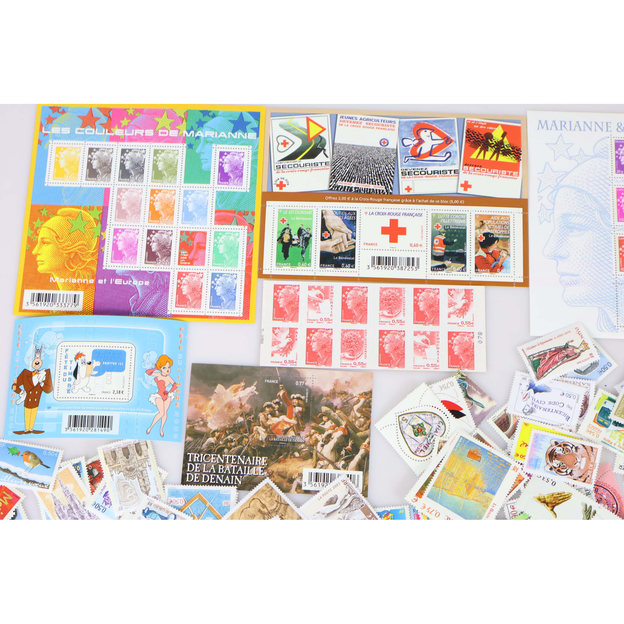 LOT DE TIMBRES - BLOCS - CARNETS EN EUROS COURRIER / COLLECTION FACIALE 398€