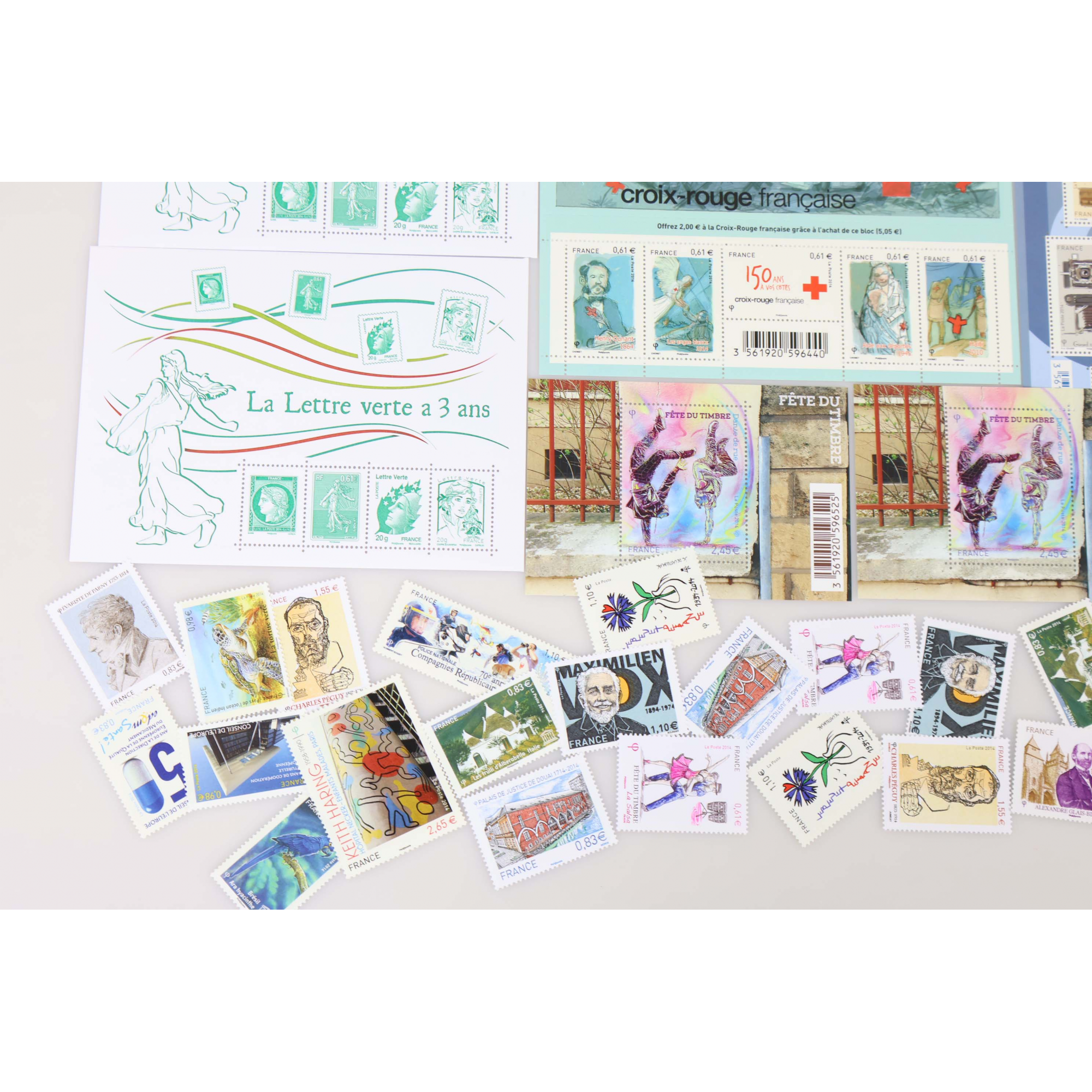 LOT DE TIMBRES ET BLOCS-FEUILLETS NEUFS** DE L'ANNEE 2014 FACIALE 70€