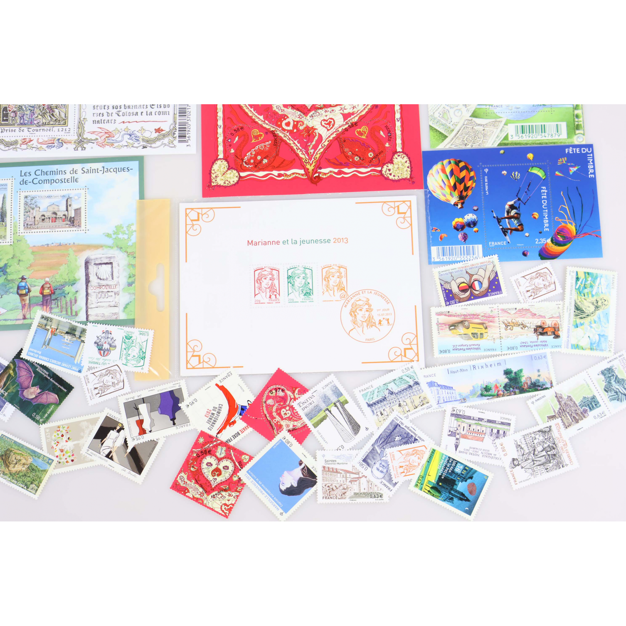 LOT DE TIMBRES ET BLOCS-FEUILLETS NEUFS** DE L'ANNEE 2013 FACIALE 98€