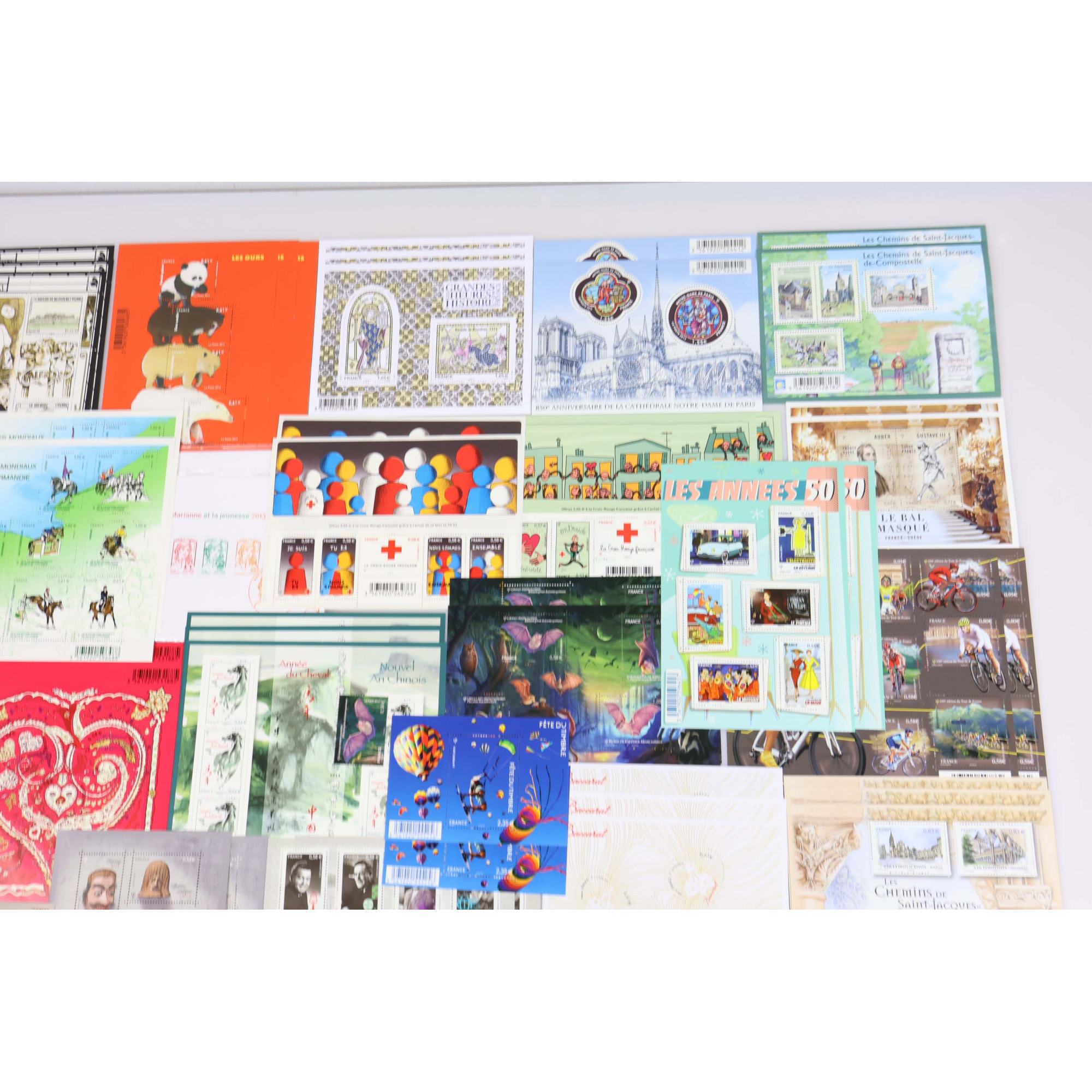 LOT DE TIMBRES ET BLOCS-FEUILLETS EN EUROS ANNÉES 2013-2014 VALEUR FACIALE 352€