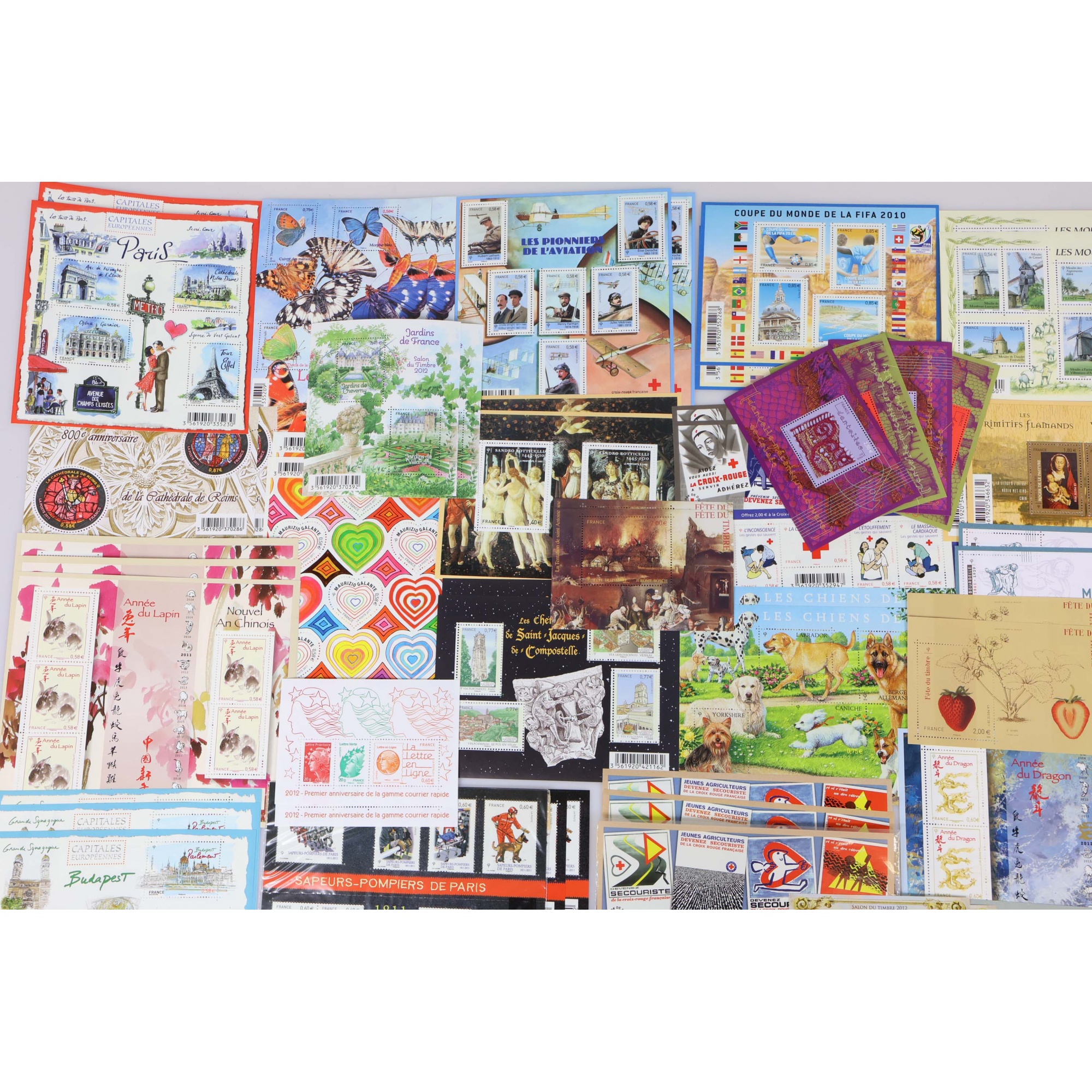 LOT DE TIMBRES ET BLOCS-FEUILLETS IMPORTANT EN EUROS VALEUR FACIALE 500€