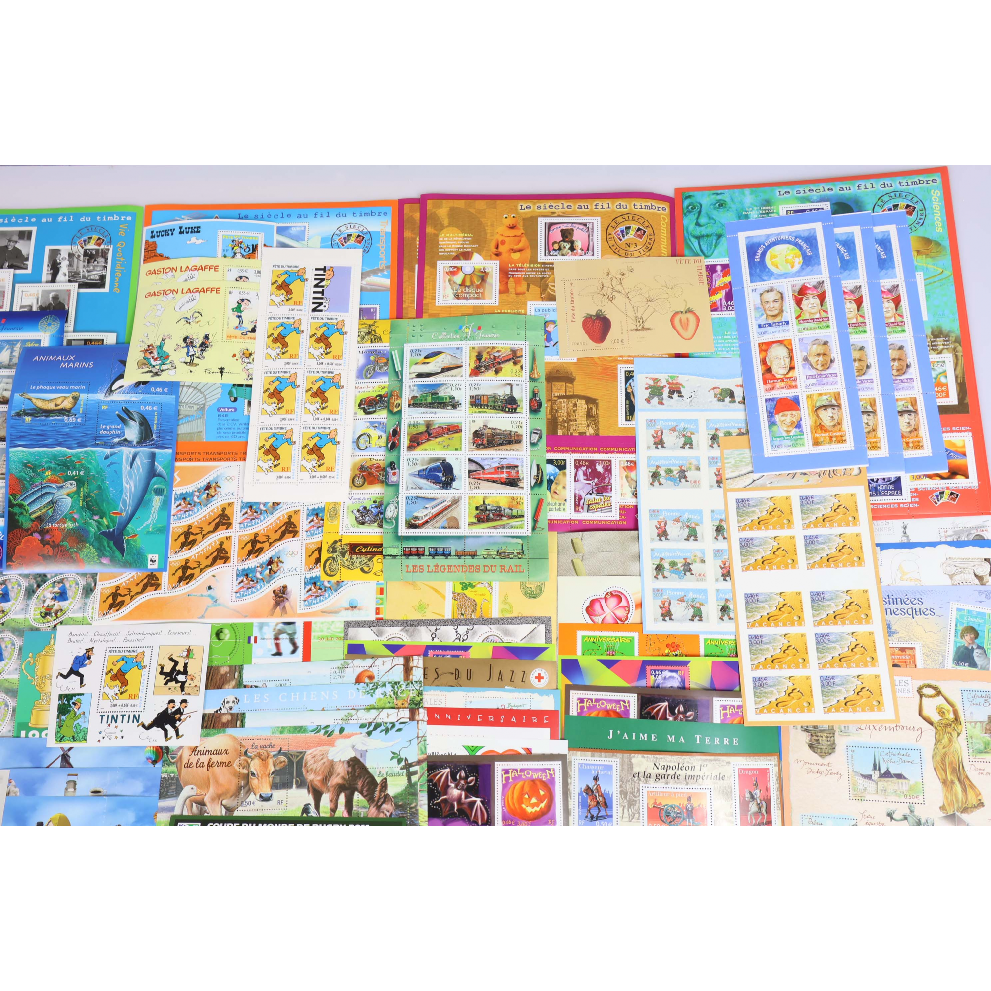 LOT DE TIMBRES ET BLOCS-FEUILLETS IMPORTANT EN EUROS VALEUR FACIALE 500€