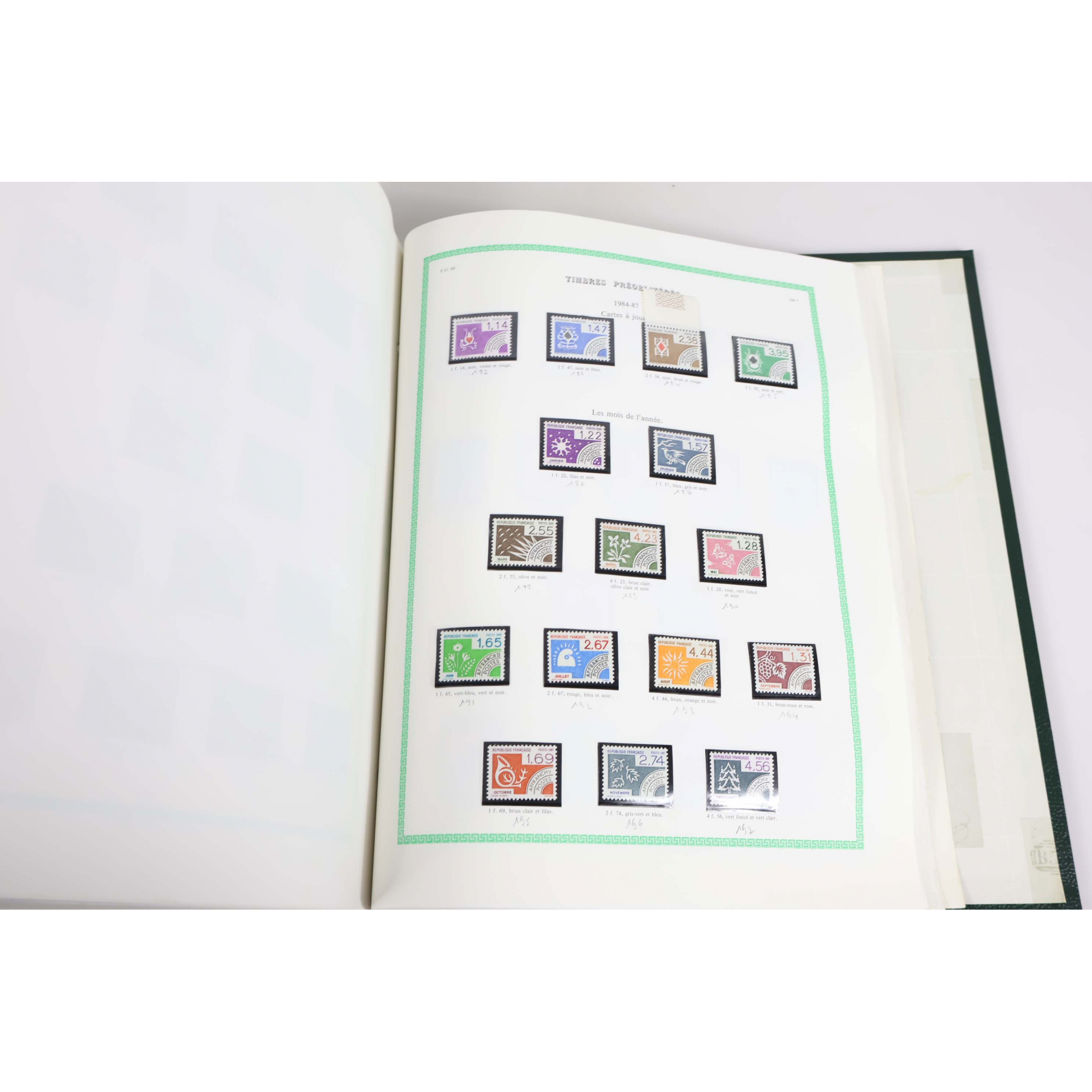 ALBUM YVERT ET TELLIER DE 1969 À 2000 POUR COLLECTION DE FRANCE + DE 200 PAGES