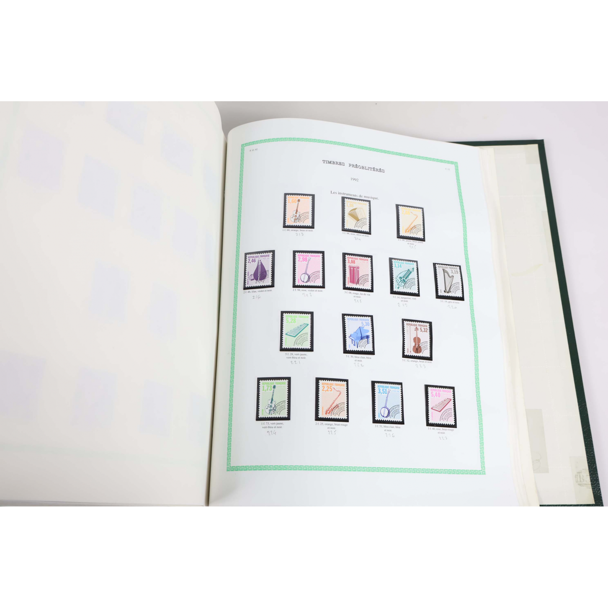 ALBUM YVERT ET TELLIER DE 1969 À 2000 POUR COLLECTION DE FRANCE + DE 200 PAGES