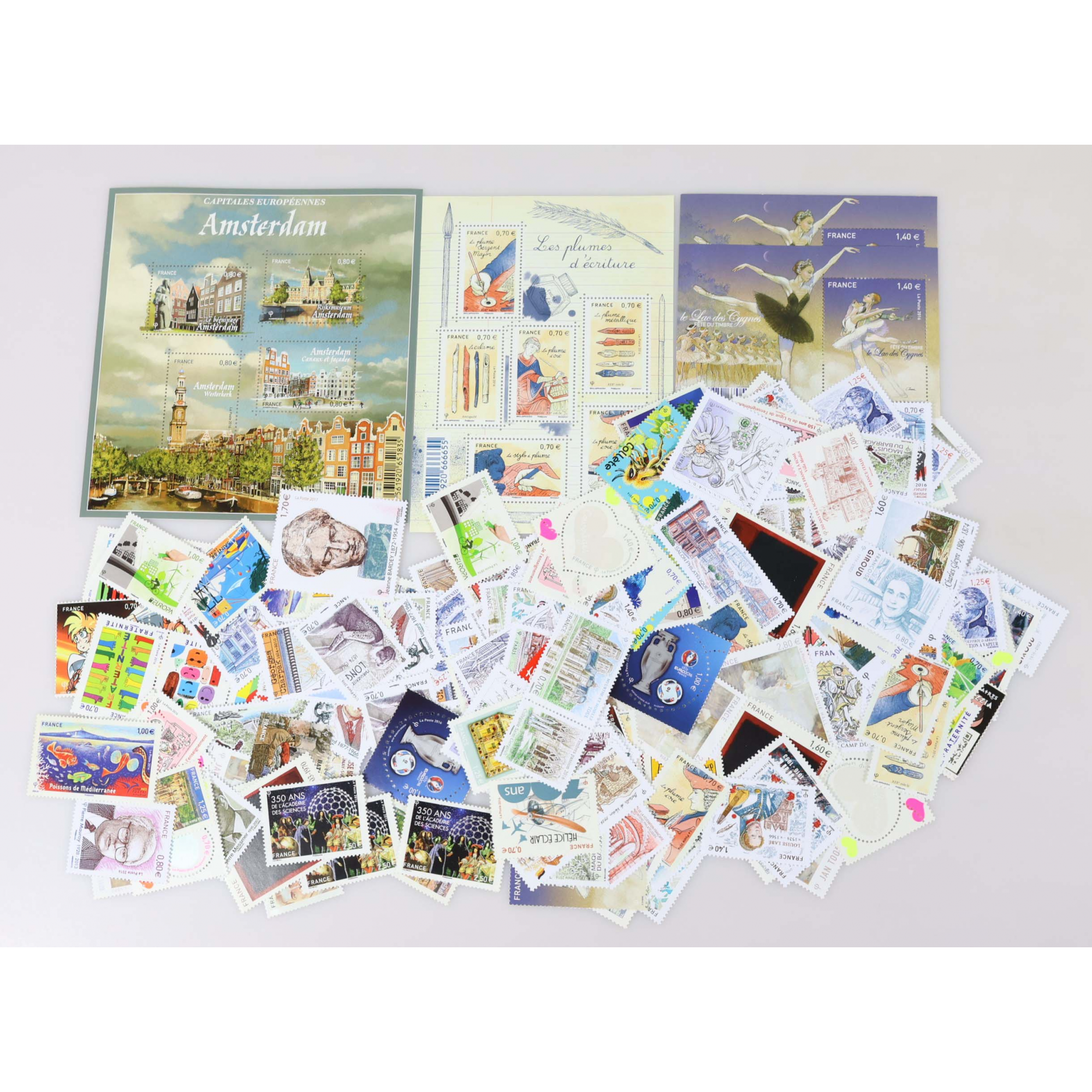 LOT DE TIMBRES ET BLOCS-FEUILLETS EN EUROS ANNÉE 2016 NEUFS** FACIALE 207€