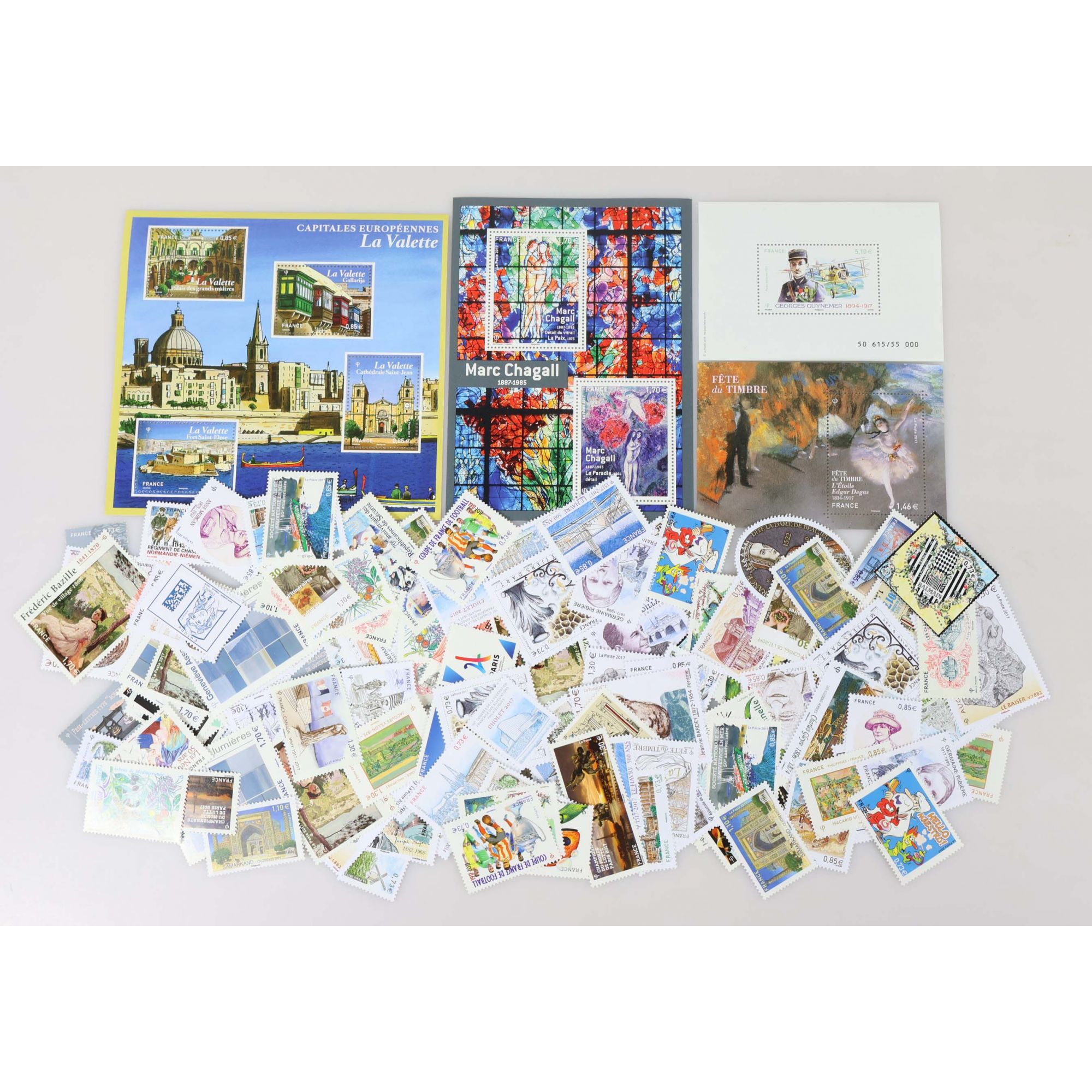 LOT DE TIMBRES ET BLOCS-FEUILLETS EN EUROS ANNÉE 2017 NEUFS** FACIALE 195.86€