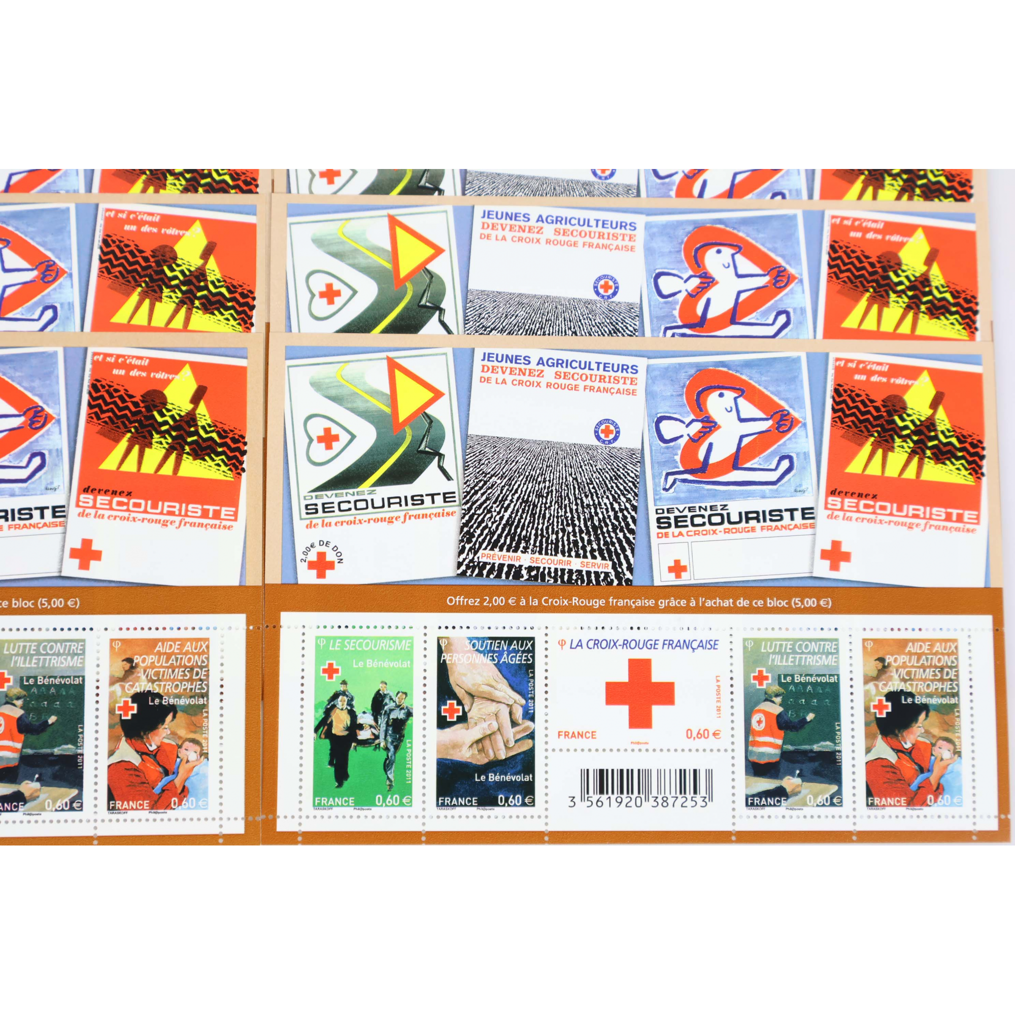 LOT 30 BLOCS N° F4621 CROIX ROUGE ANNÉE 2011 TIMBRES NEUFS** 0.60€ FACIALE 90€