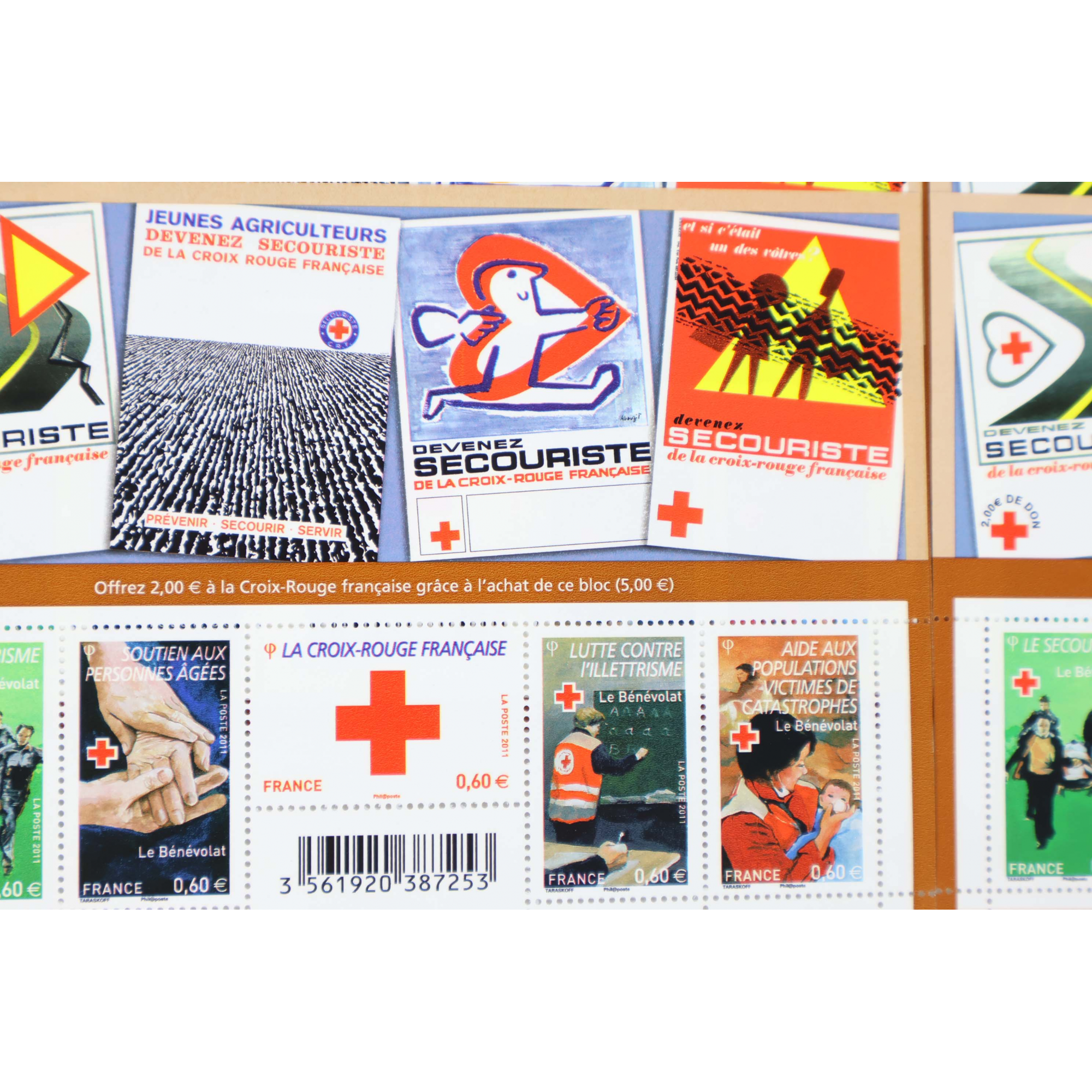 LOT 30 BLOCS N° F4621 CROIX ROUGE ANNÉE 2011 TIMBRES NEUFS** 0.60€ FACIALE 90€