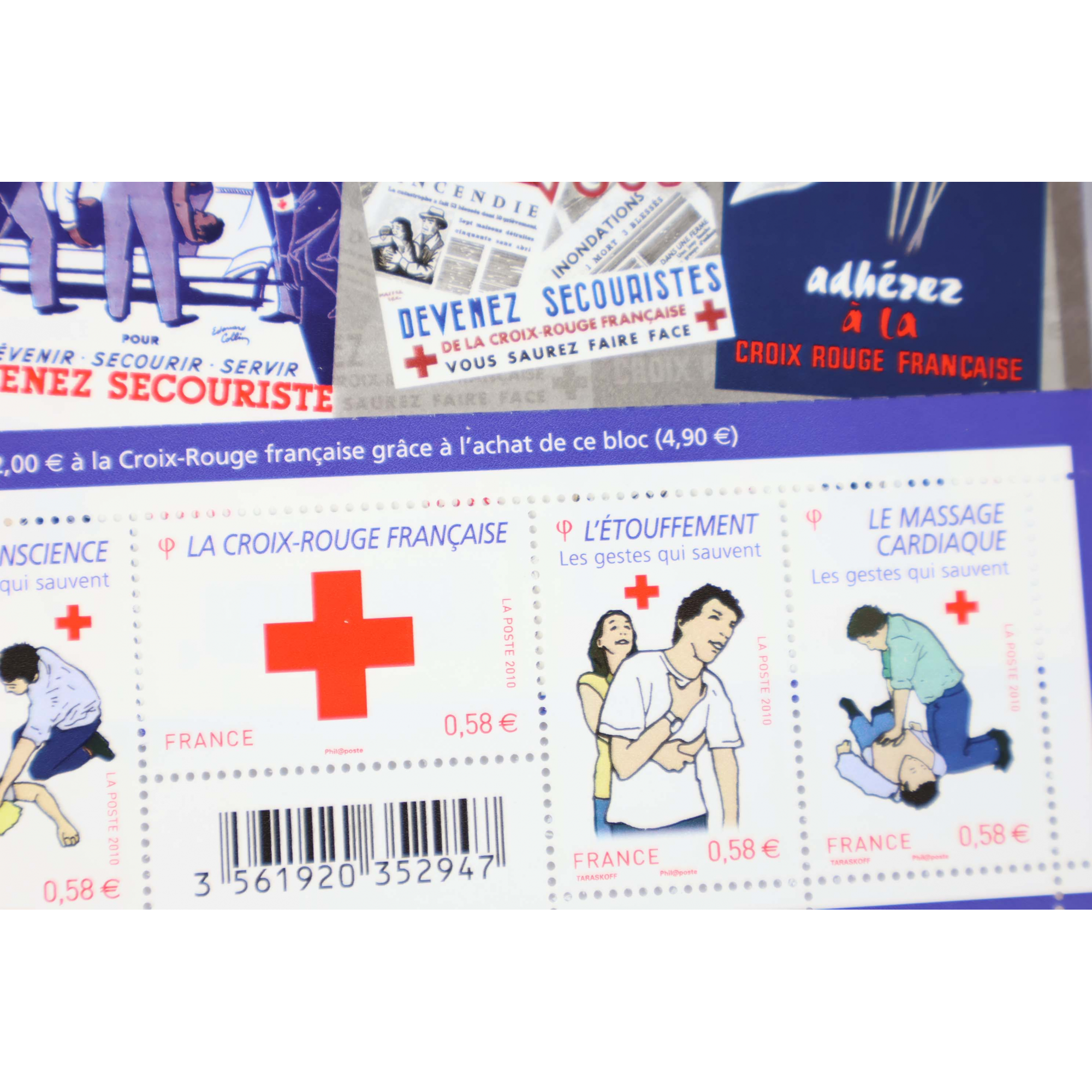 LOT 35 BLOCS N° F4520 CROIX ROUGE 2010, TIMBRES NEUFS** 0.58€ x 5 FACIALE 101.5€