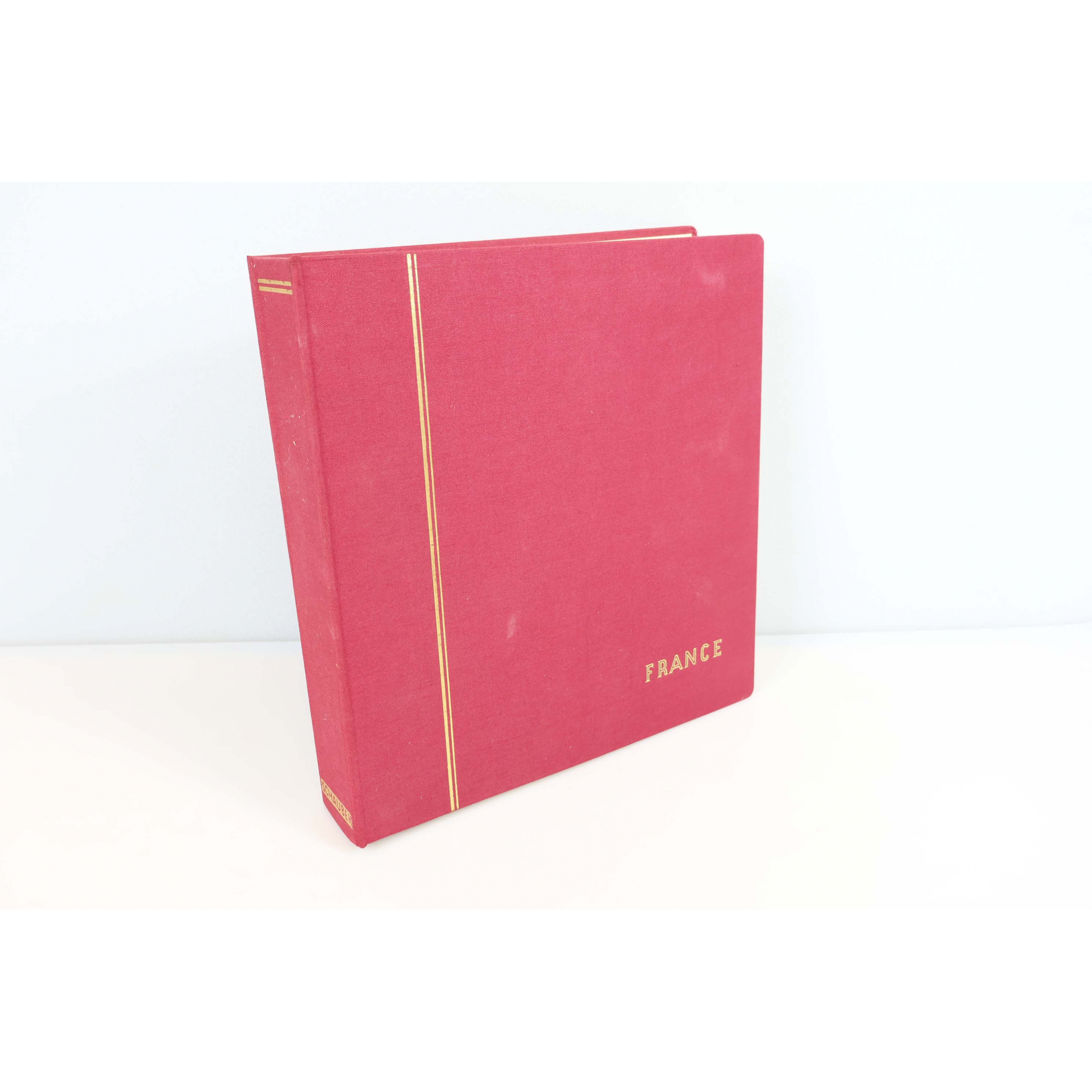 COLLECTION DE FRANCE AVEC TIMBRES ANNÉES 1960 À 1969 + FEUILLES JUSQU'EN 1984