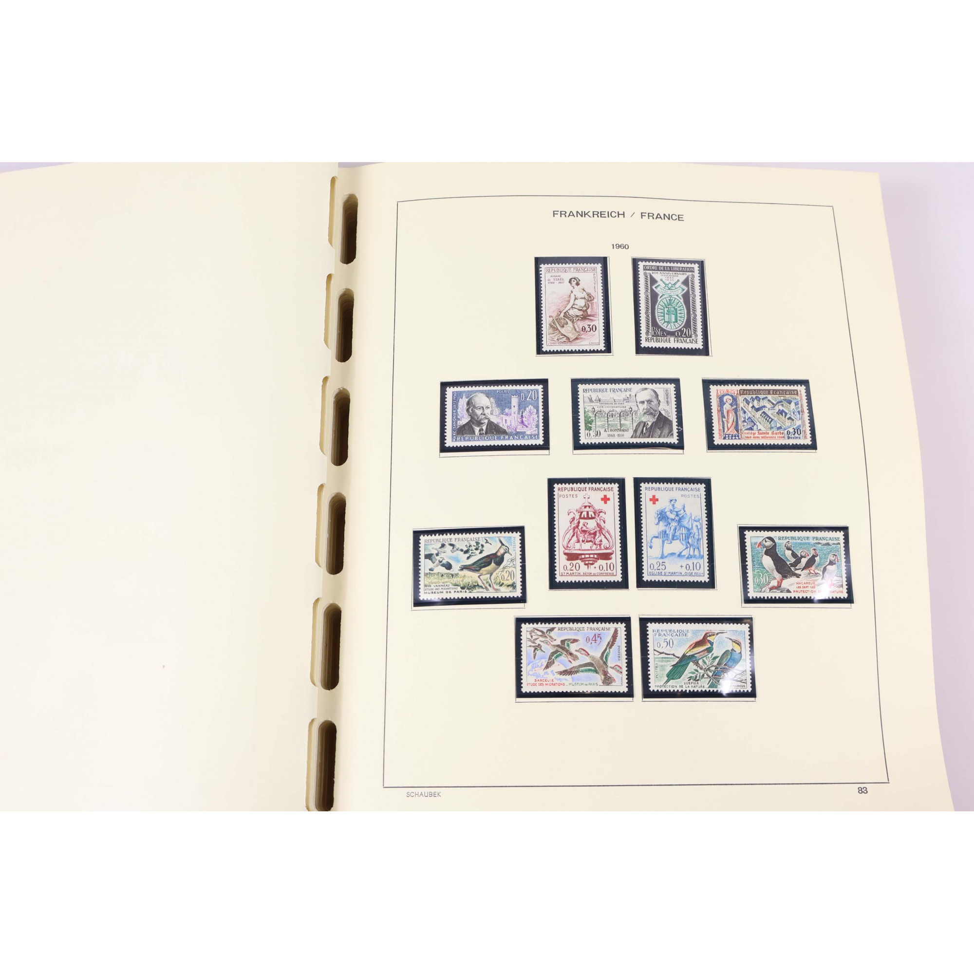 COLLECTION DE FRANCE AVEC TIMBRES ANNÉES 1960 À 1969 + FEUILLES JUSQU'EN 1984