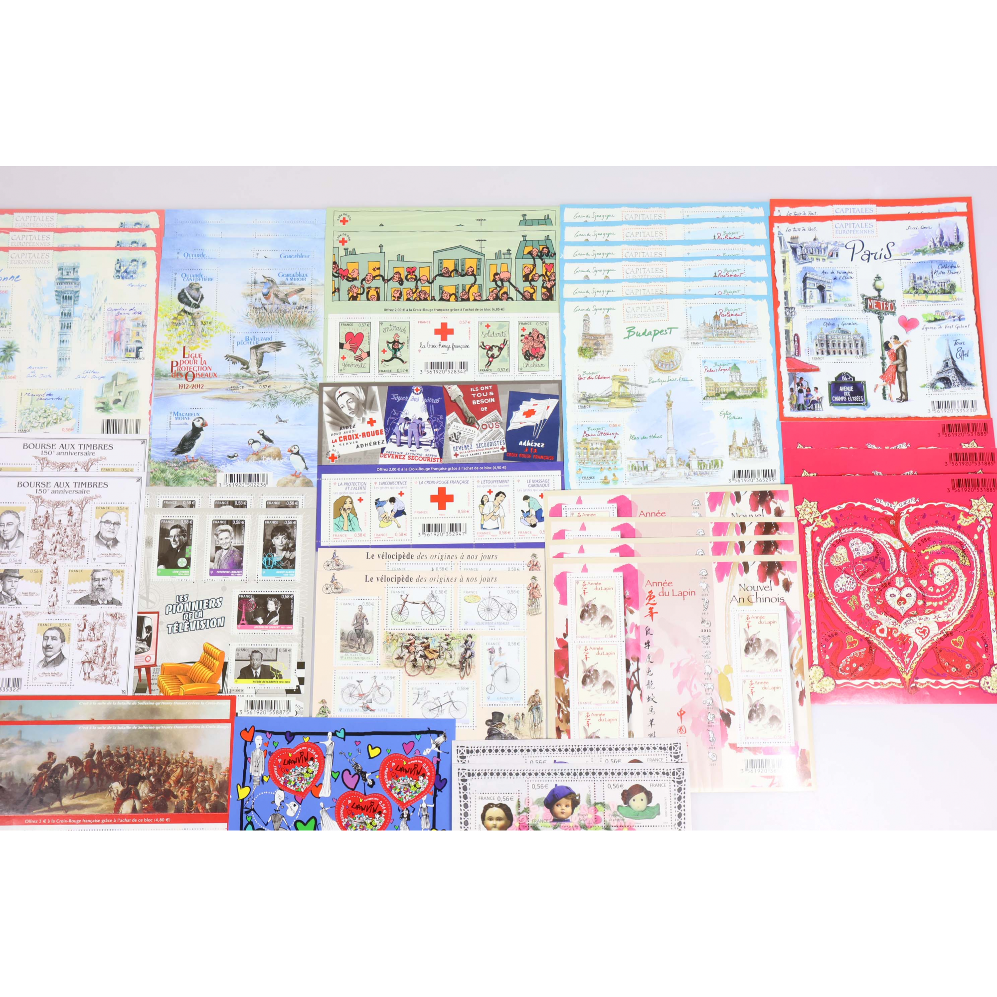 LOT DE BLOCS FEUILLETS TIMBRES EUROS AVEC DÉFAUTS POUR AFFRANCHIR FACIALE 195€