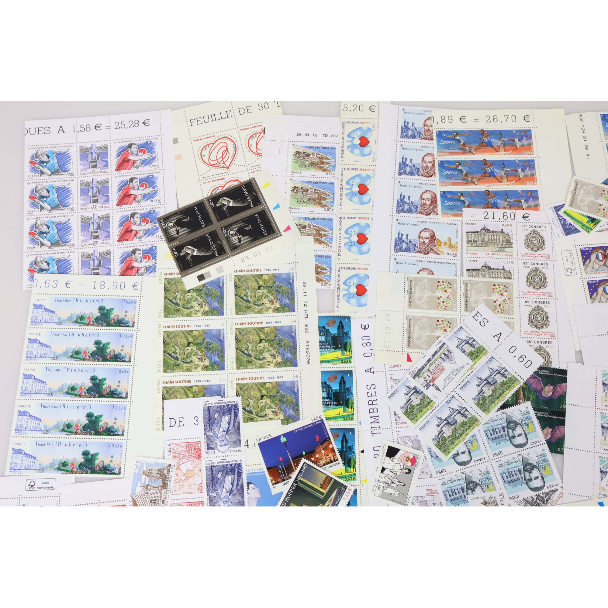 LOT DE TIMBRES-POSTE EN EUROS NEUFS** EN QUANTITÉ ANNÉES 2012-13 FACIALE 274€