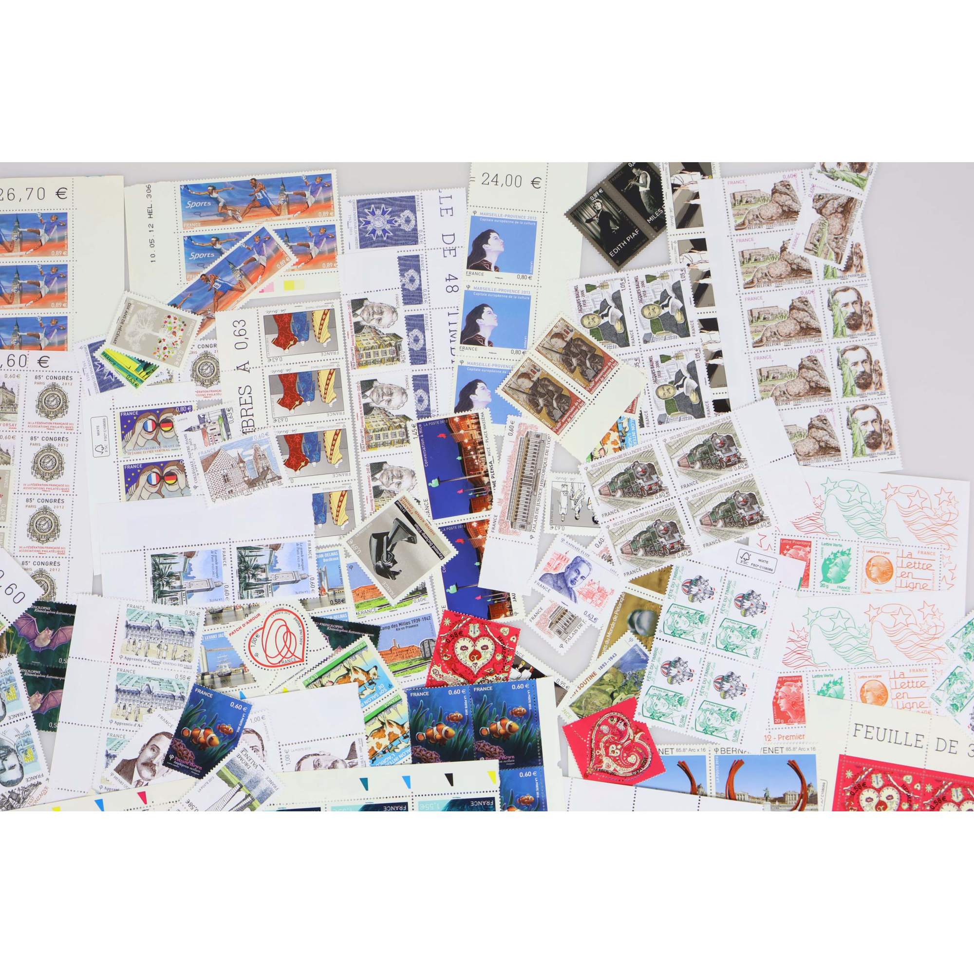 LOT DE TIMBRES-POSTE EN EUROS NEUFS** EN QUANTITÉ ANNÉES 2012-13 FACIALE 274€