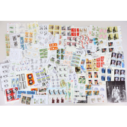 LOT DE TIMBRES-POSTE EN EUROS NEUFS** EN QUANTITÉ ANNÉES 2020-21 FACIALE 440€