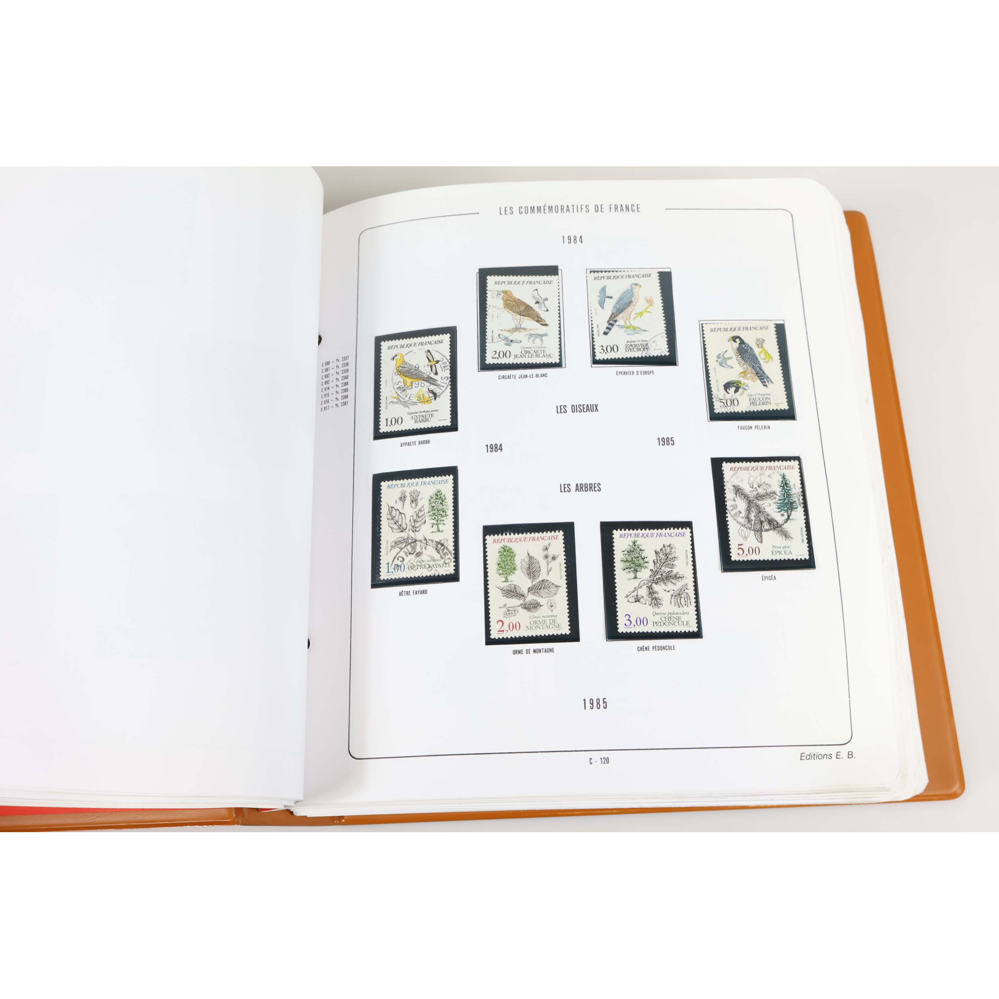 CLASSEUR ORIGINAL AVEC FEUILLES PRÉ-IMPRIMÉES POUR UNE COLLECTION DE FRANCE