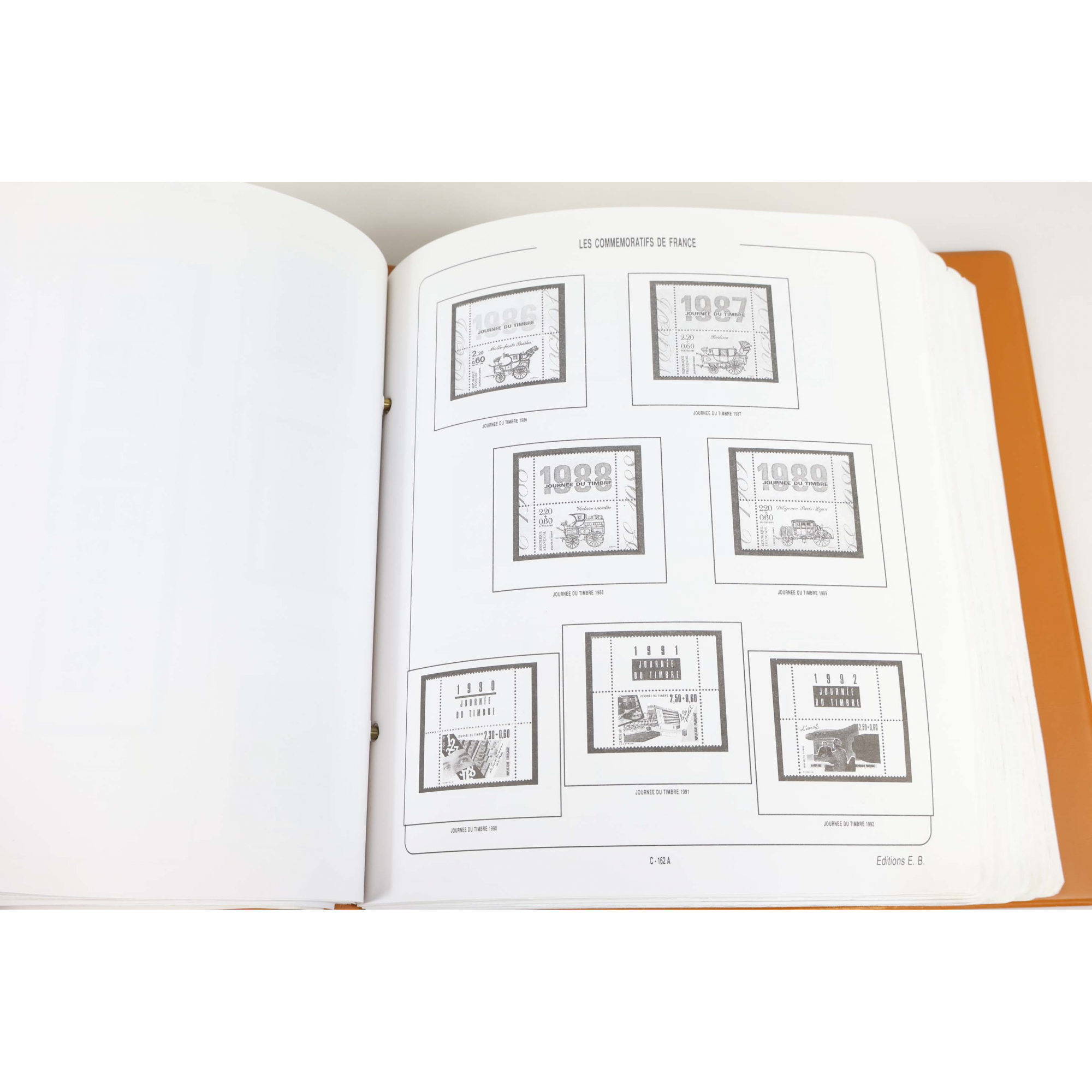 CLASSEUR ORIGINAL AVEC FEUILLES PRÉ-IMPRIMÉES POUR UNE COLLECTION DE FRANCE