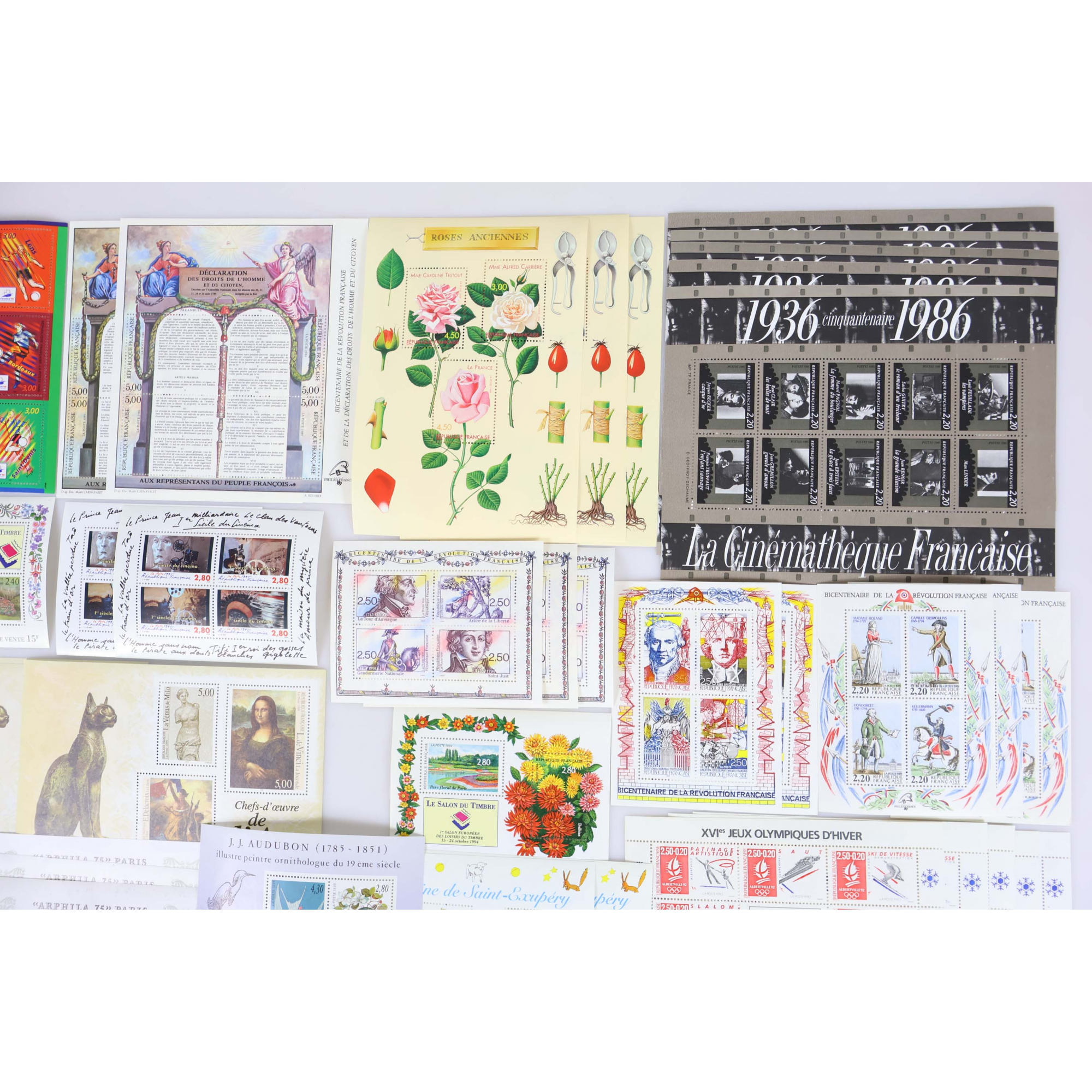 LOT DE BLOCS-FEUILLET EN FRANCS TRIÉS POUR COLLECTION OU AFFRANCHIR FACIALE 104€