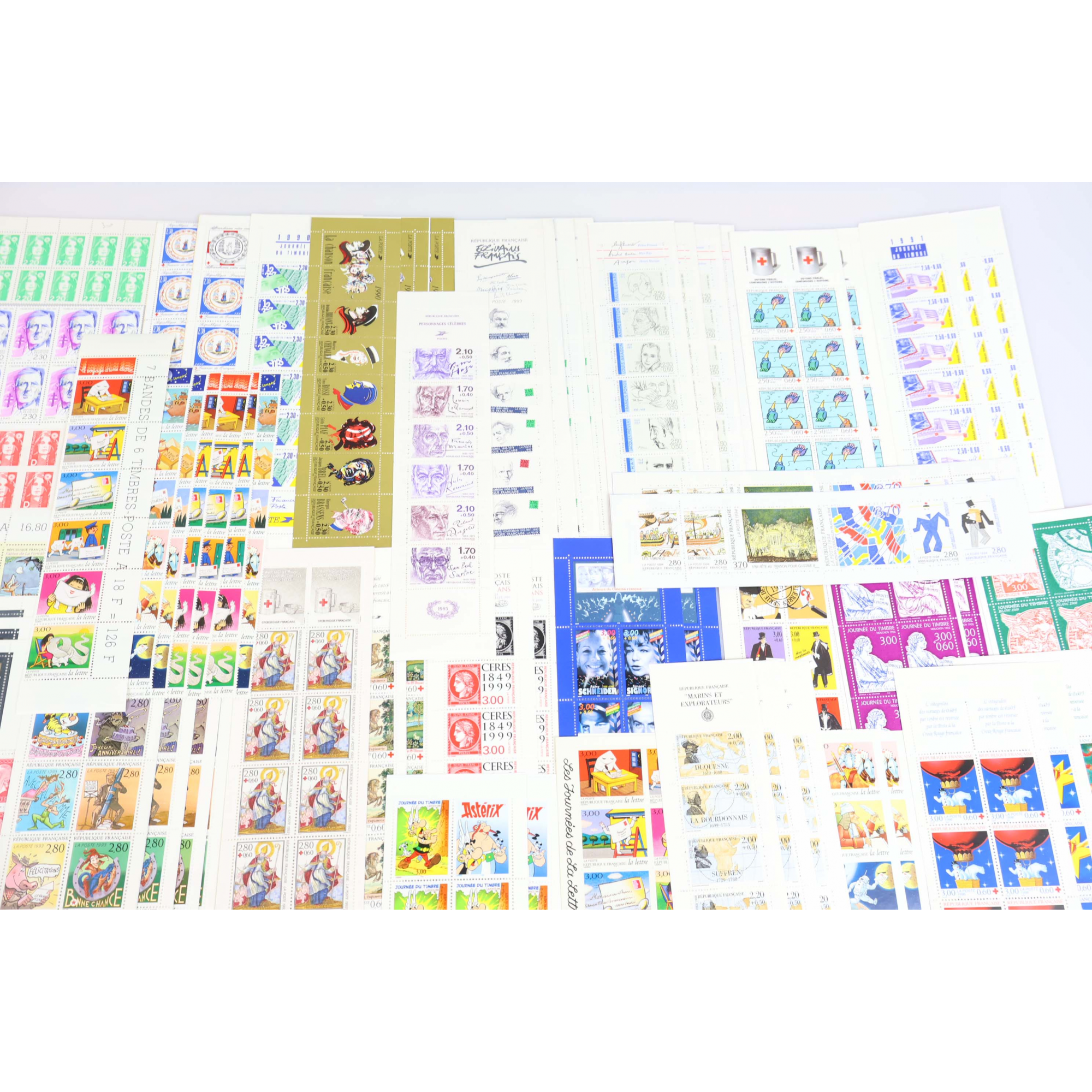 LOT DE BANDES/CARNETS EN FRANCS TRIÉS POUR COLLECTION OU AFFRANCHIR FAC 2440FFR