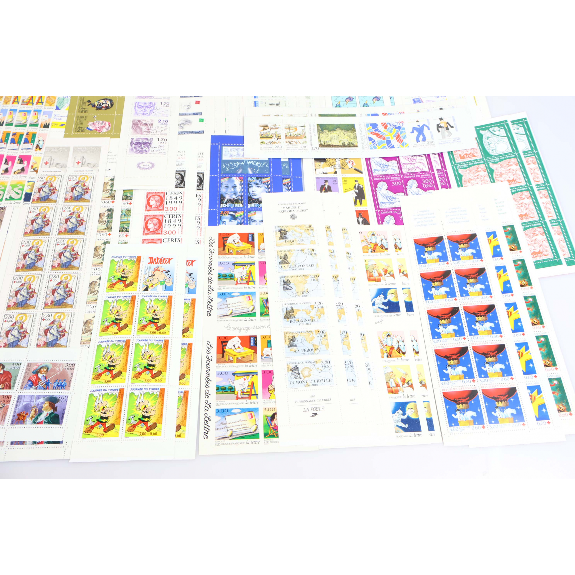 LOT DE BANDES/CARNETS EN FRANCS TRIÉS POUR COLLECTION OU AFFRANCHIR FAC 2440FFR