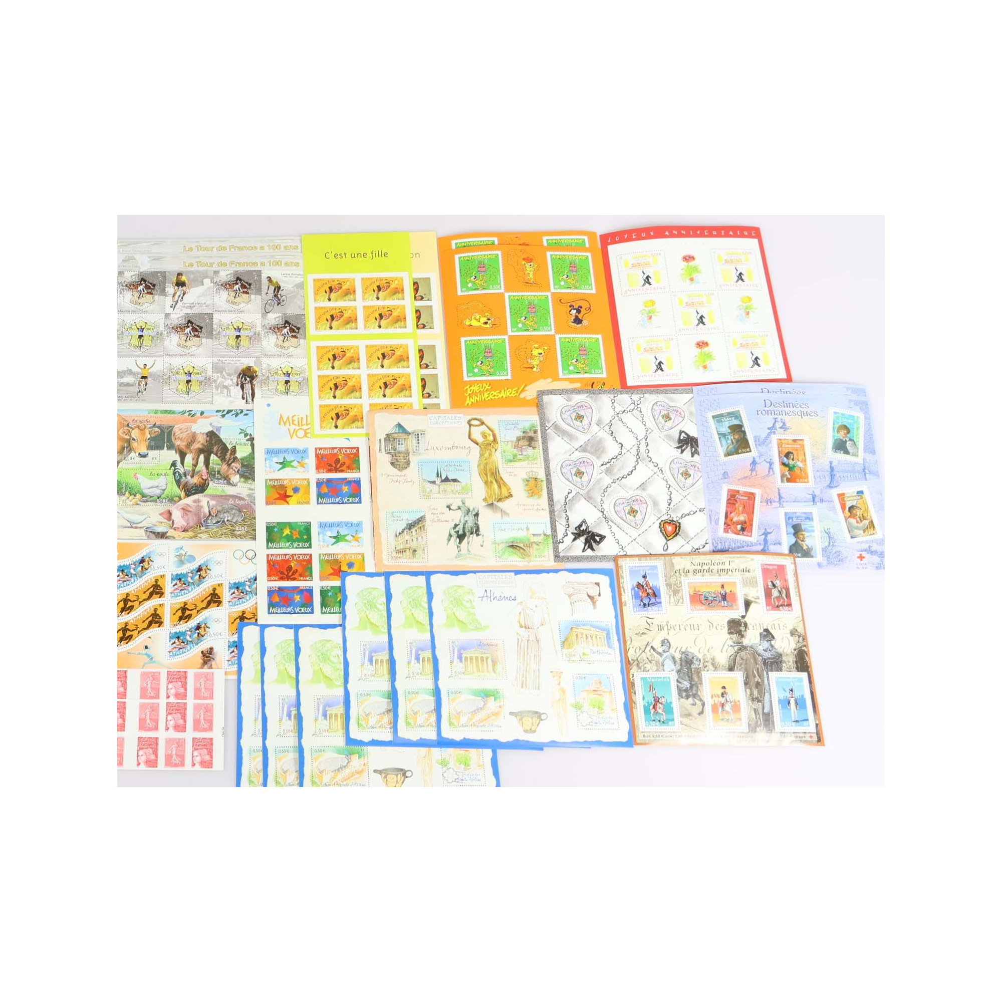 LOT DE BLOCS ET CARNETS AVEC GRANDE MAJORITÉ DE TIMBRES NEUFS** À 0.5€ FAC 169€