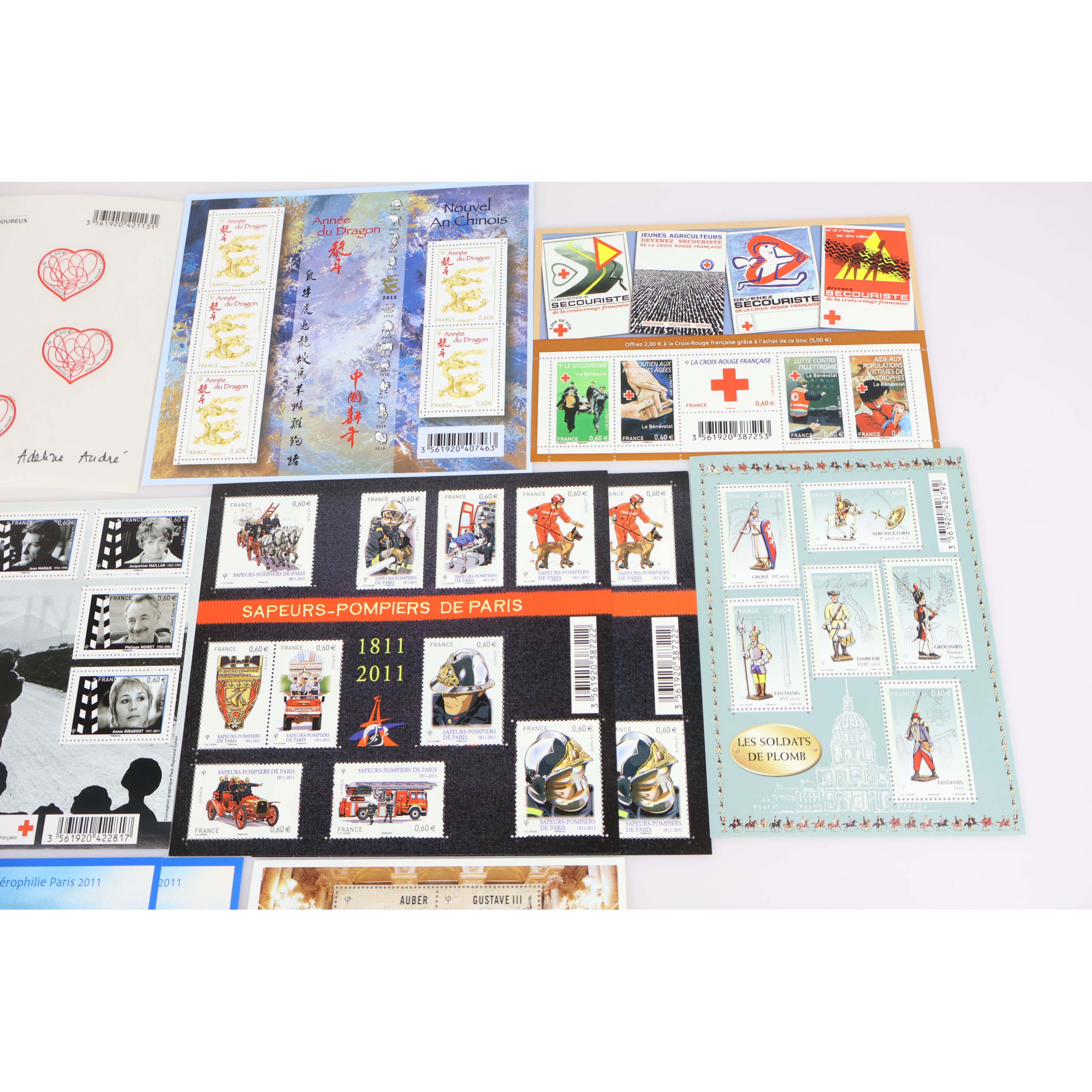 LOT DE BLOCS-FEUILLETS MAJORITÉ DE 0.6€ TIMBRES NEUFS** ANNÉES 2011/12 FAC 44€