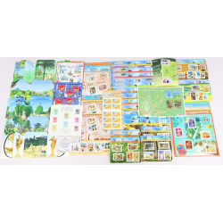 LOT DE BLOCS-FEUILLETS AVEC PETITS DÉFAUTS TIMBRES NEUFS** FACIALE 165€