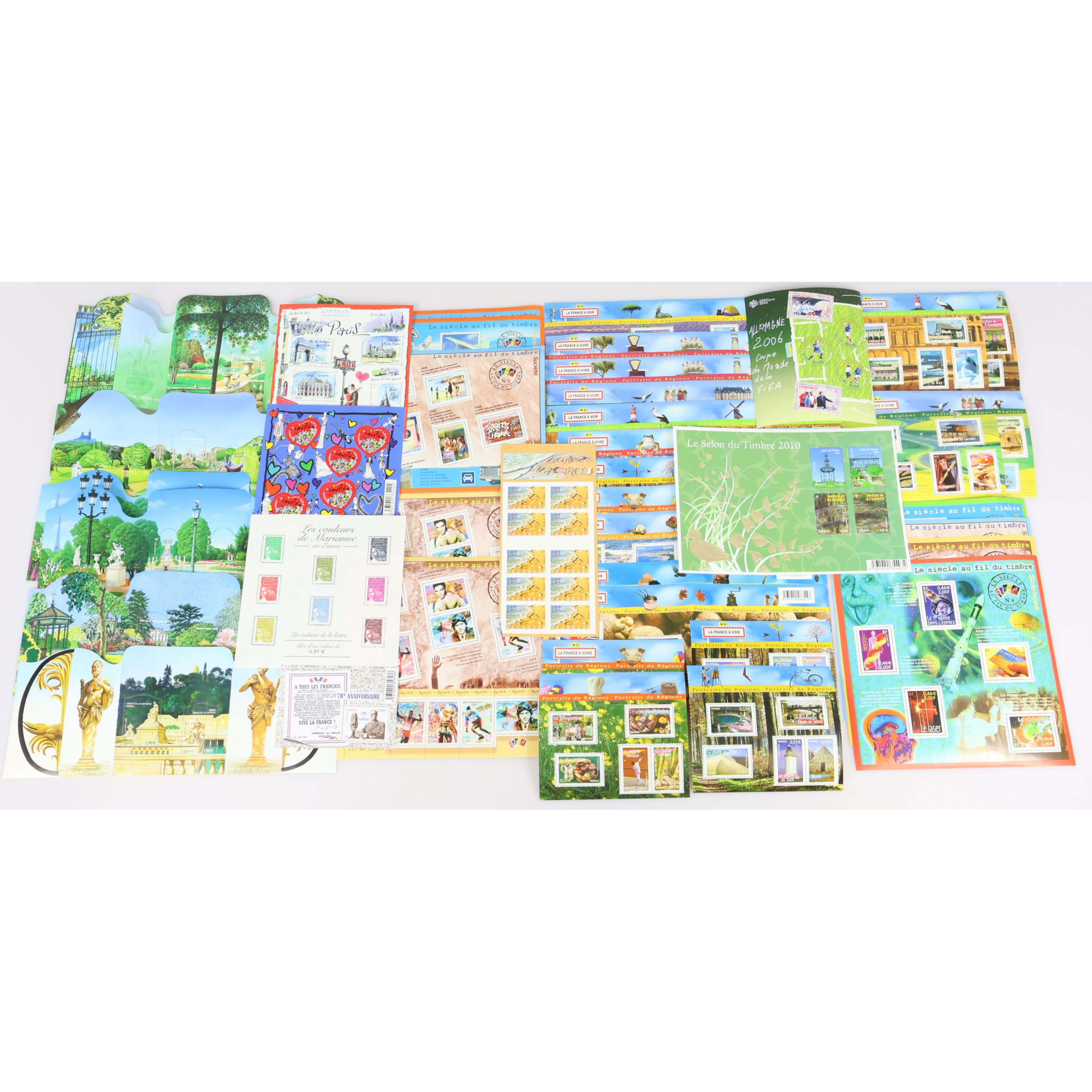 LOT DE BLOCS-FEUILLETS AVEC PETITS DÉFAUTS TIMBRES NEUFS** FACIALE 165€