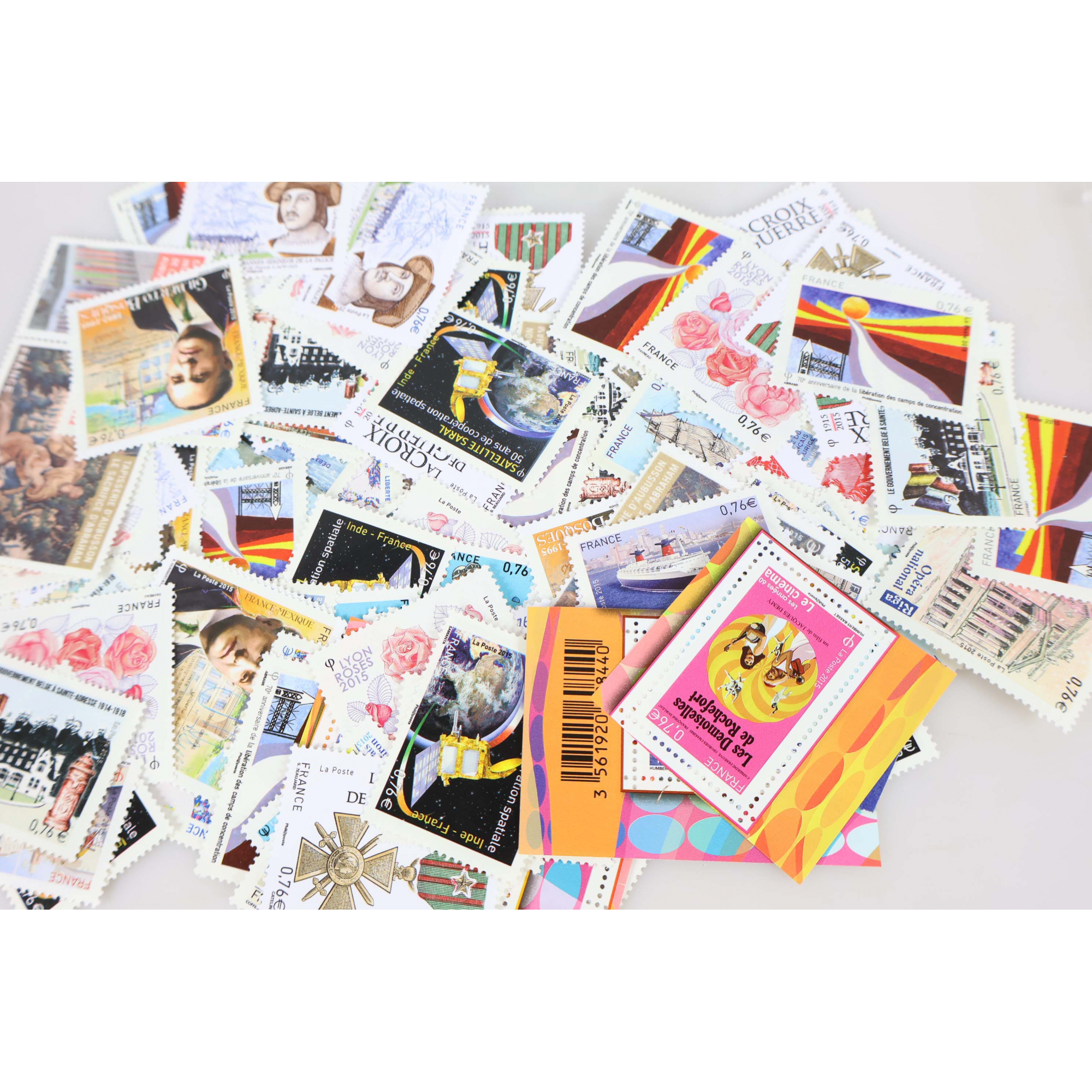 ANNÉE 2015 LOT DE TIMBRES NEUFS** DE FRANCE TRIÉS PAR VALEUR FACIALE 324€