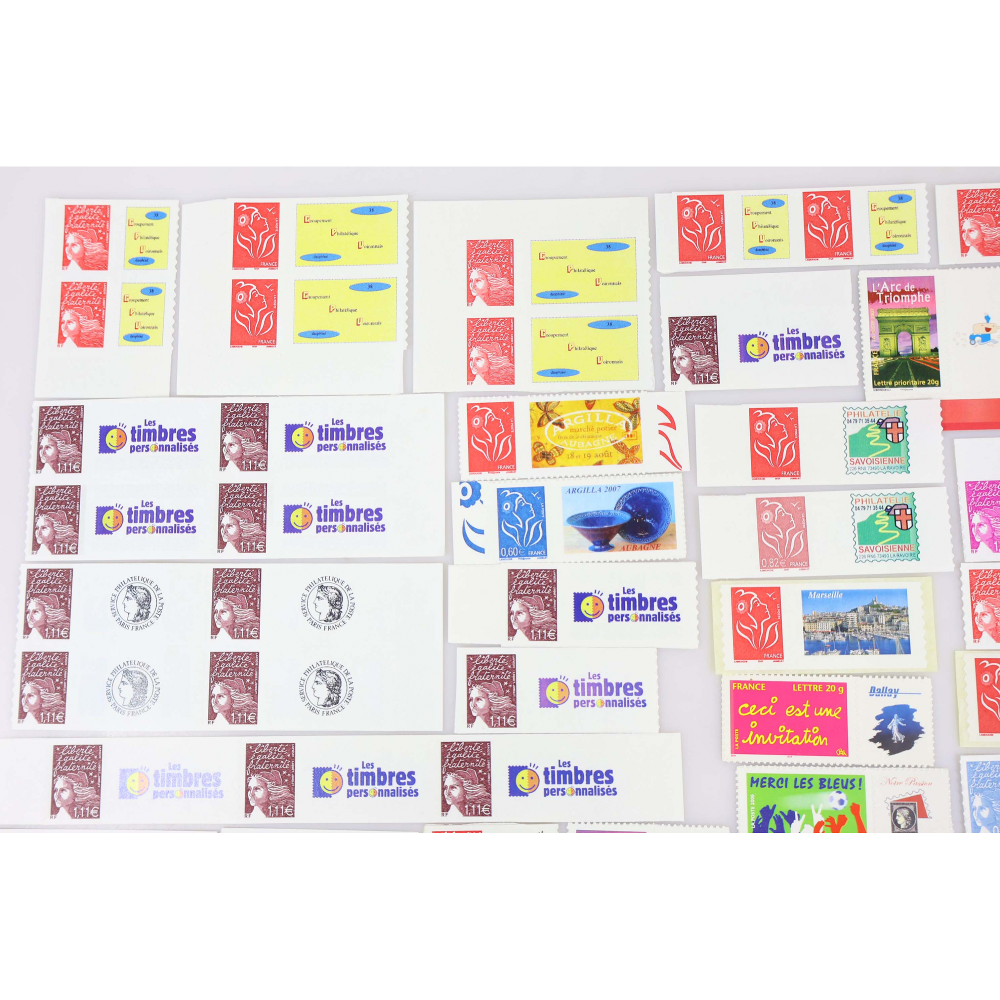 FRANCE, LOT DE 63 TIMBRES PERSONNALISÉS AUTOADHÉSIFS AVEC VIGNETTES, NEUFS