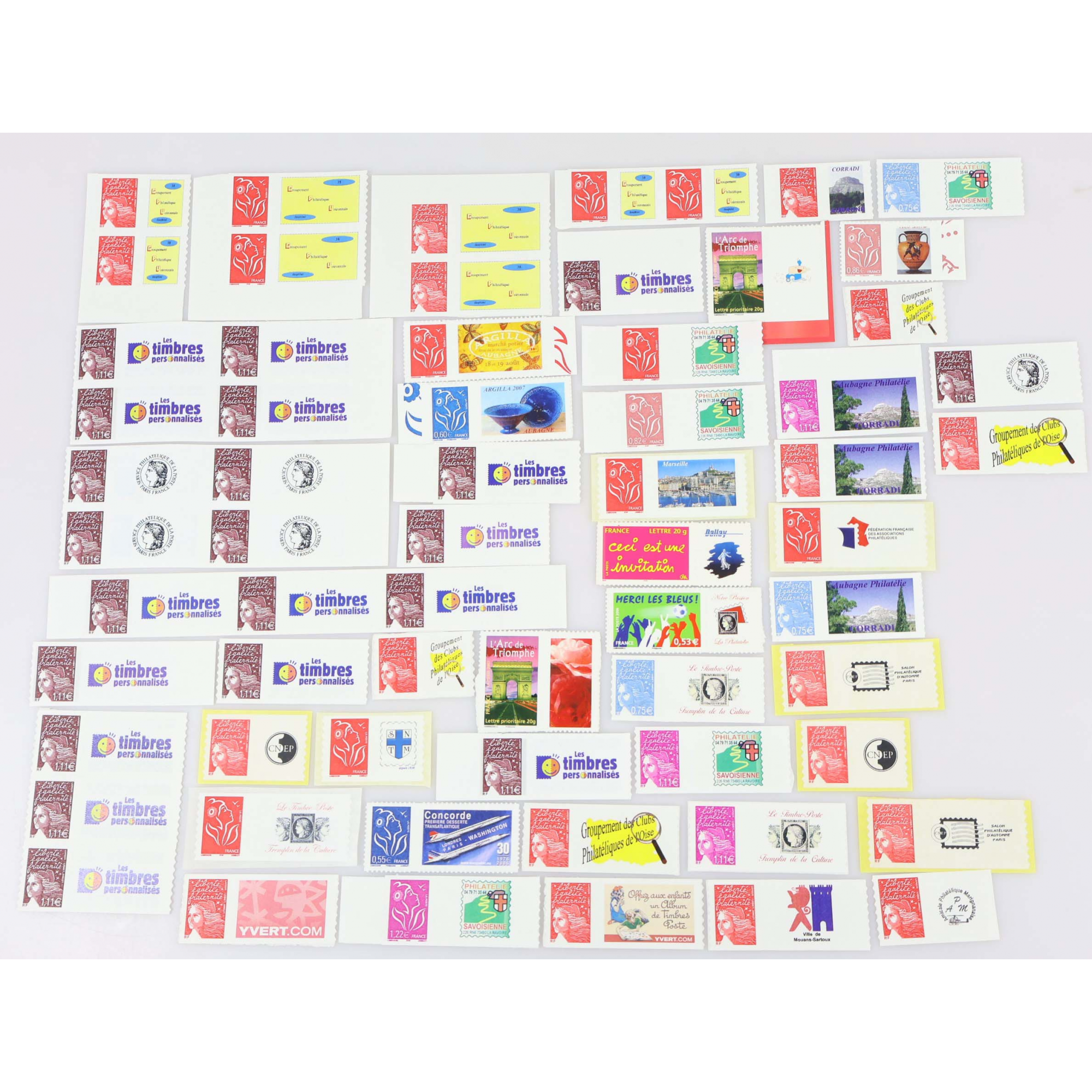 FRANCE, LOT DE 63 TIMBRES PERSONNALISÉS AUTOADHÉSIFS AVEC VIGNETTES, NEUFS