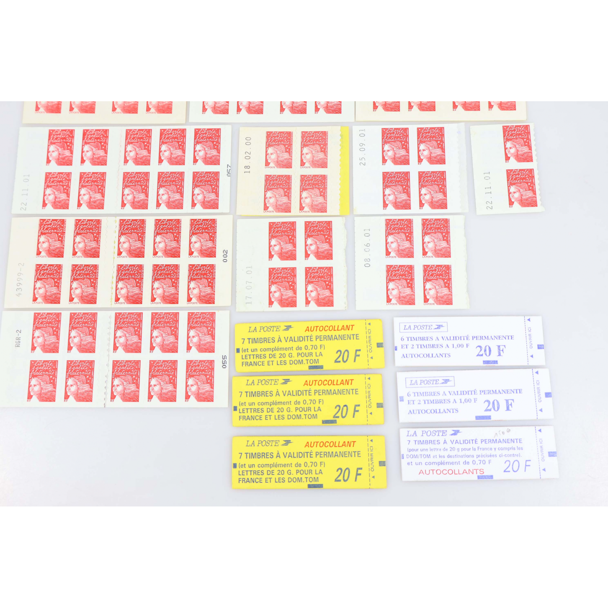 LOT DE 148 AFFRANCHISSEMENTS 20G AUTOADHÉSIFS TYPE MARIANNE TIMBRES NEUFS**
