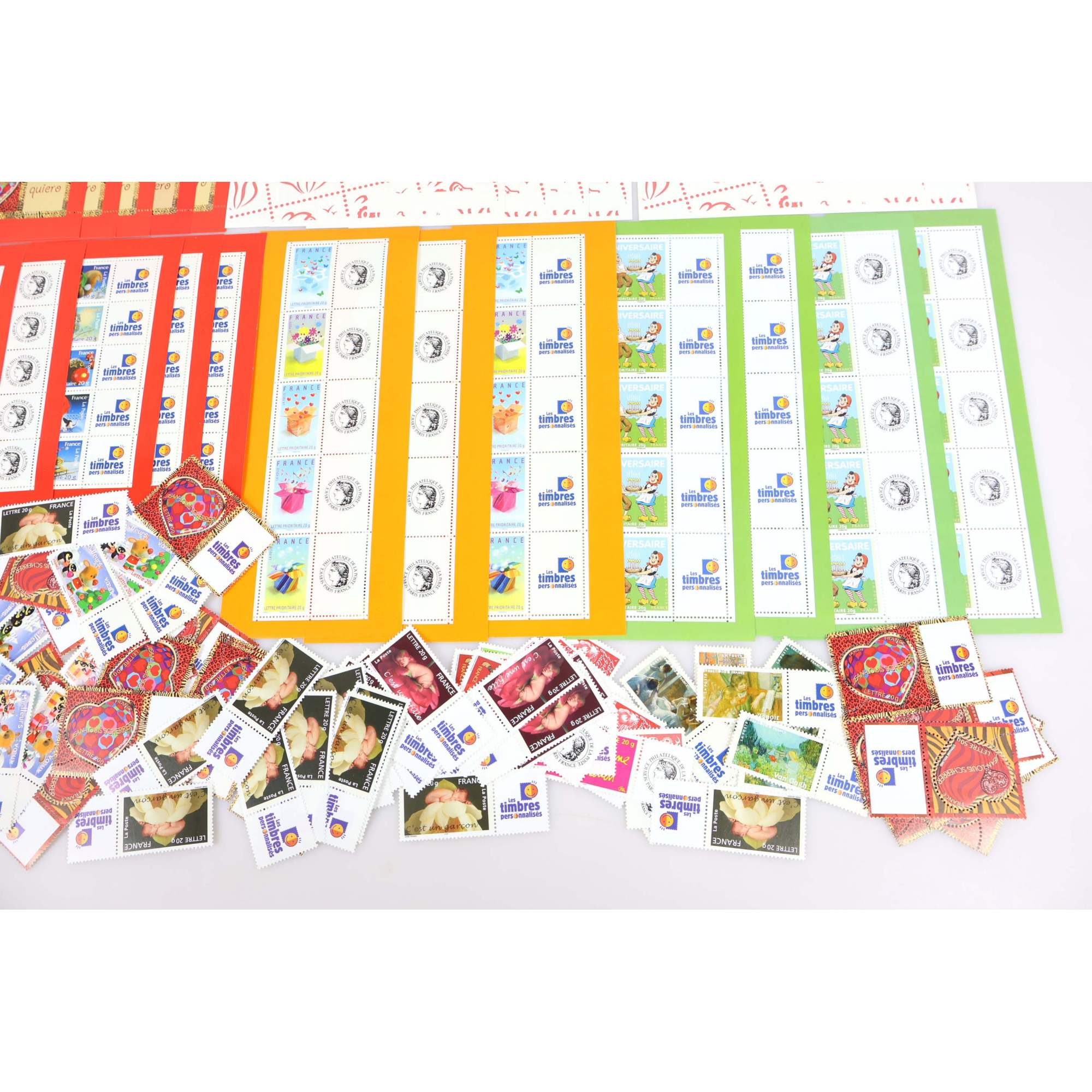 LOT DE TIMBRES ET FEUILLES PERSONNALISÉS À VALIDITÉ PERMANENTE 20g FACIALE 475€