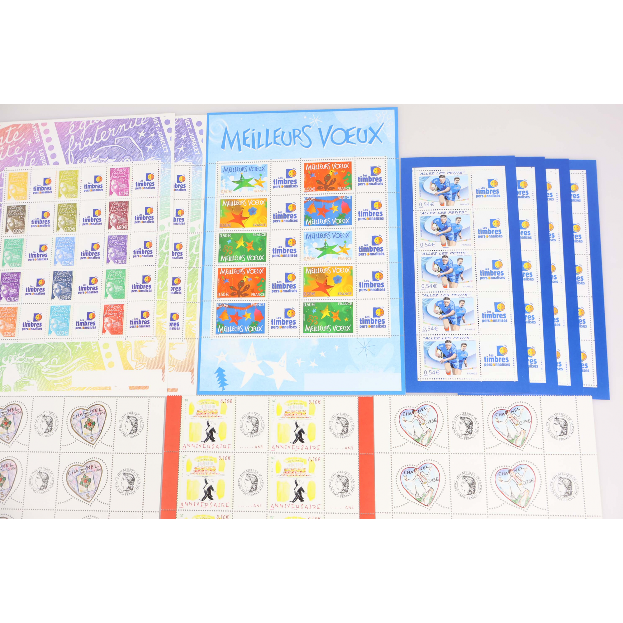 LOT DE TIMBRES ET FEUILLES PERSONNALISÉS DE FRANCE TIMBRES NEUFS** FACIALE 151€