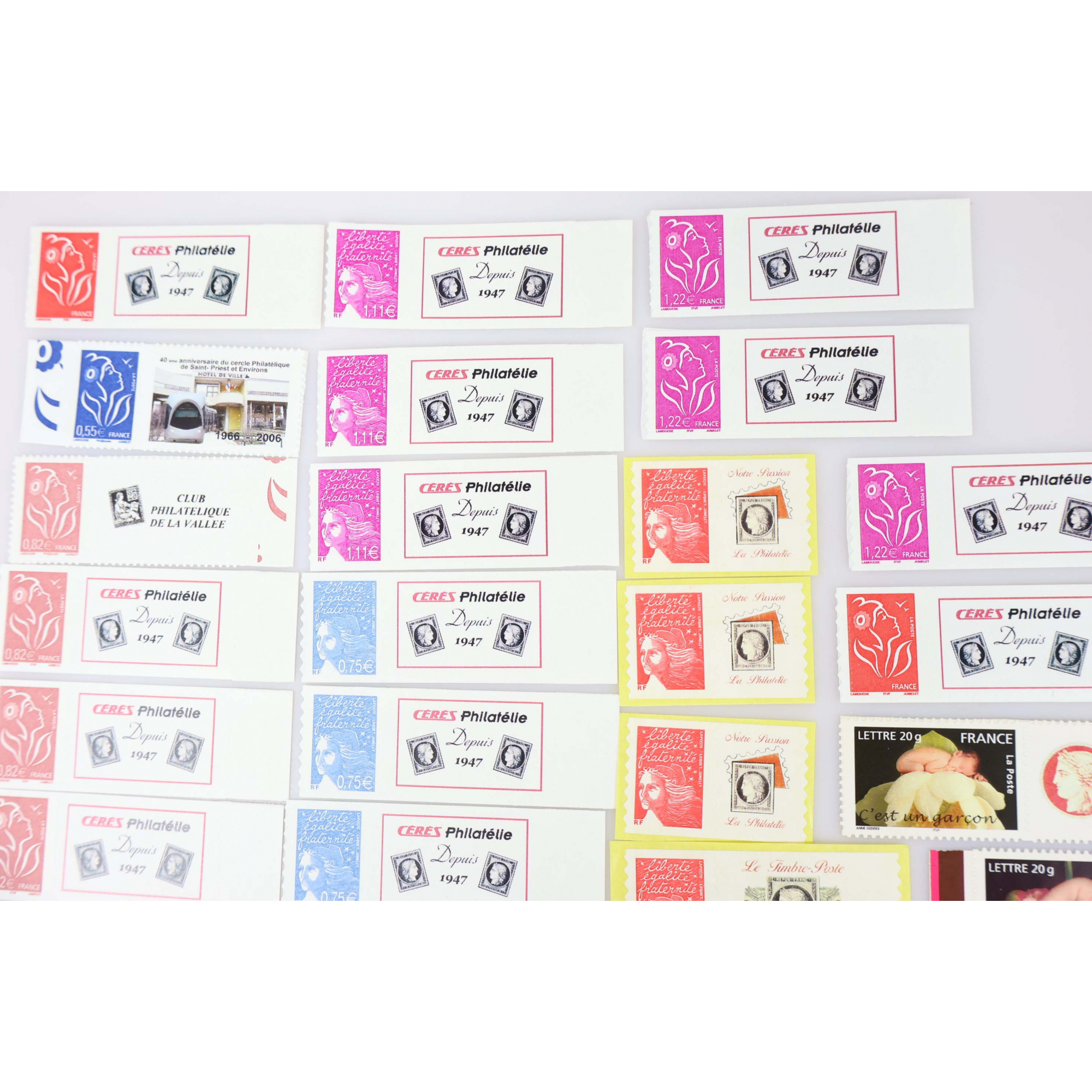 LOT DE TIMBRES PERSONNALISÉS AVEC VIGNETTES ORIGINALES TIMBRES NEUFS** COTE 500€