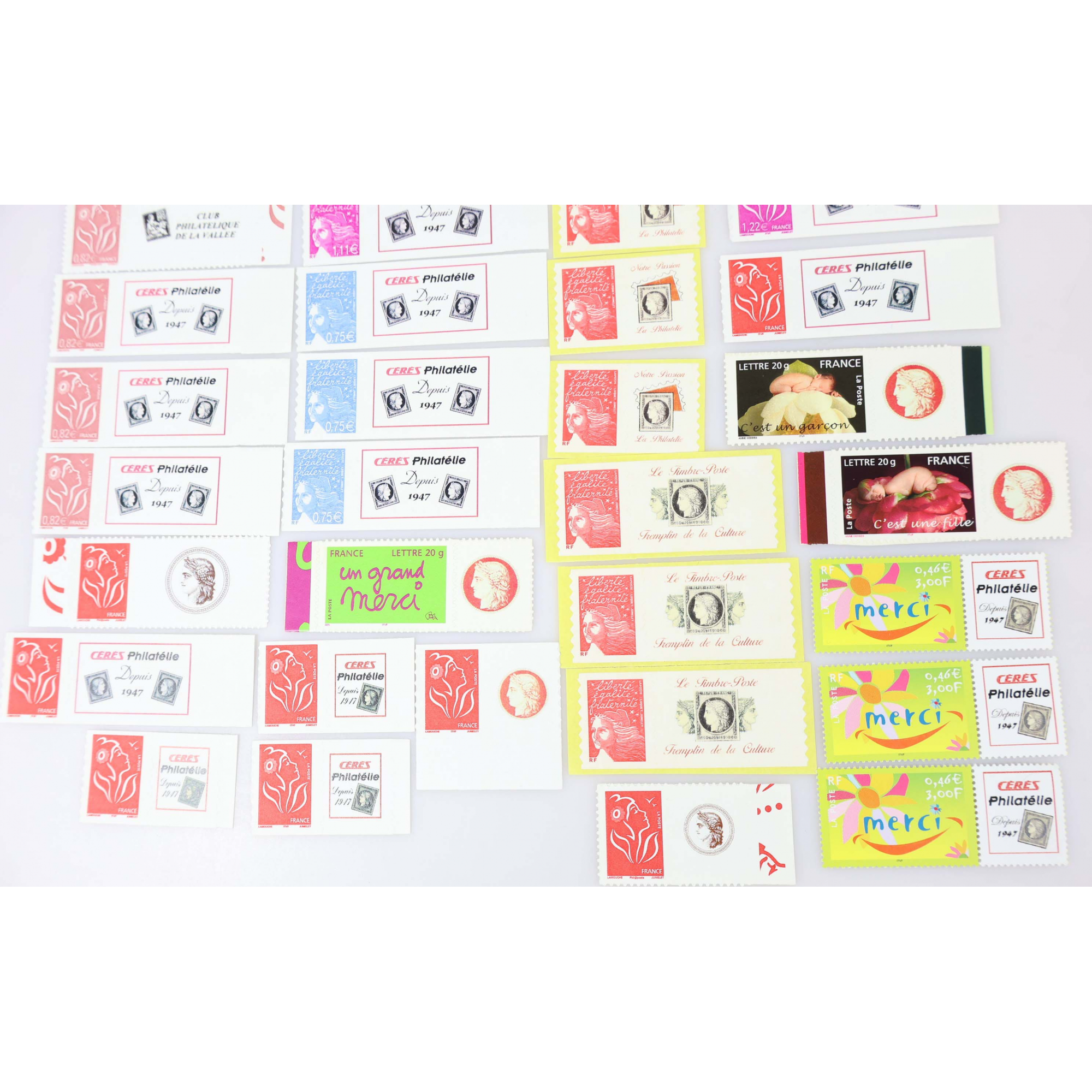 LOT DE TIMBRES PERSONNALISÉS AVEC VIGNETTES ORIGINALES TIMBRES NEUFS** COTE 500€
