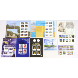 LOT DE 62 TIMBRES AUTOADHÉSIFS VP LETTRES 20G MONDE FORMAT COLLECTORS ET CARNETS