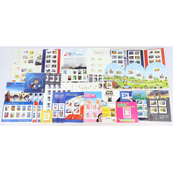 LOT DE 217 TIMBRES AUTOADHÉSIFS VP LETTRES VERTES 20G FRANCE, FORMAT COLLECTORS