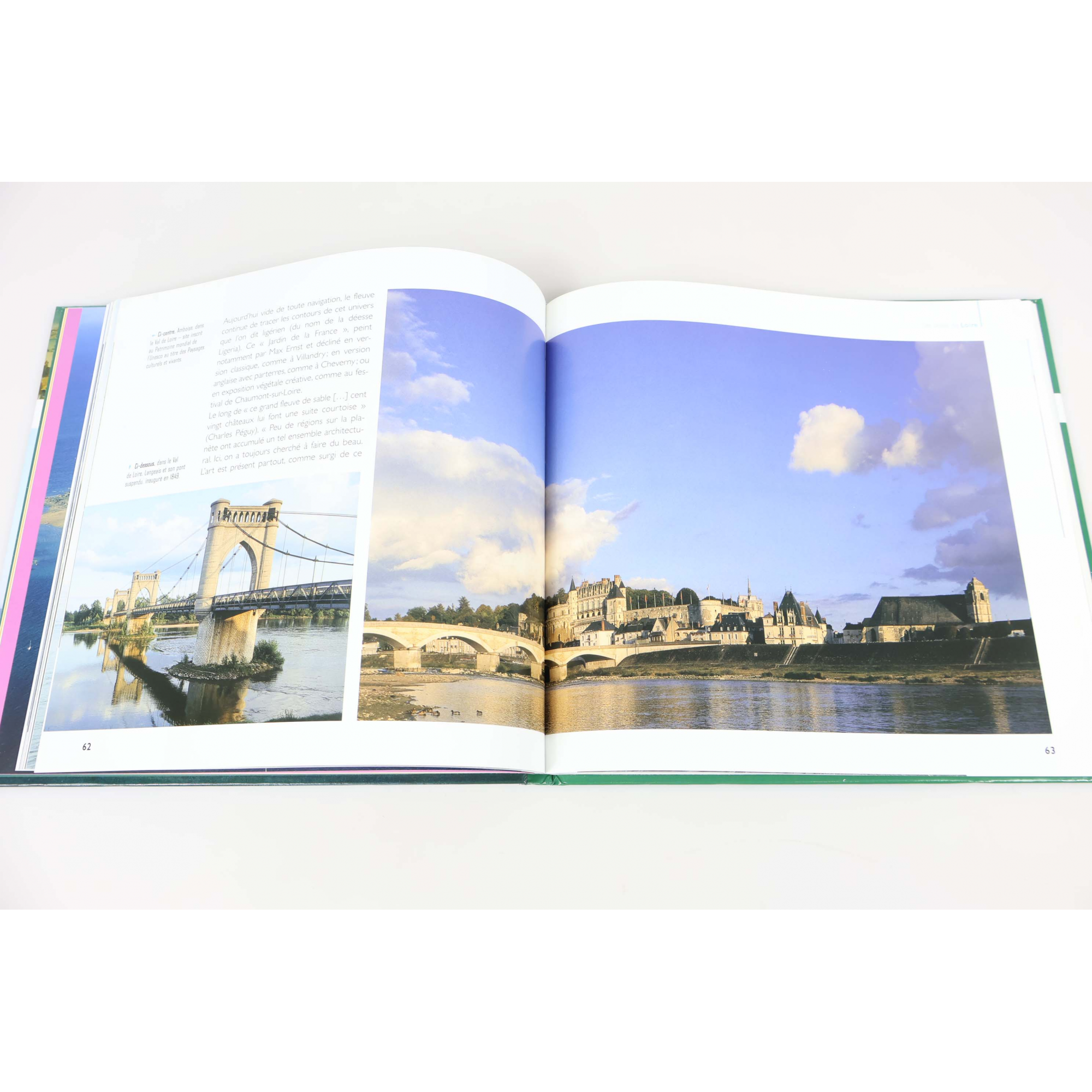 LIVRE DES TIMBRES " PORTRAITS DE REGIONS N°5 " 2007 ANGLES LÉGÈREMENT ABIMÉS