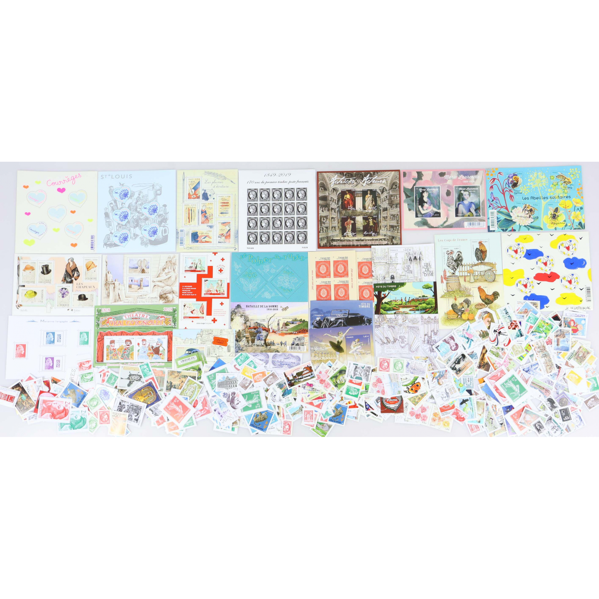 LOT CONSÉQUENT DE TIMBRES DE FRANCE ET BLOCS ANNÉES 2015 À 2022 FACIALE 700€