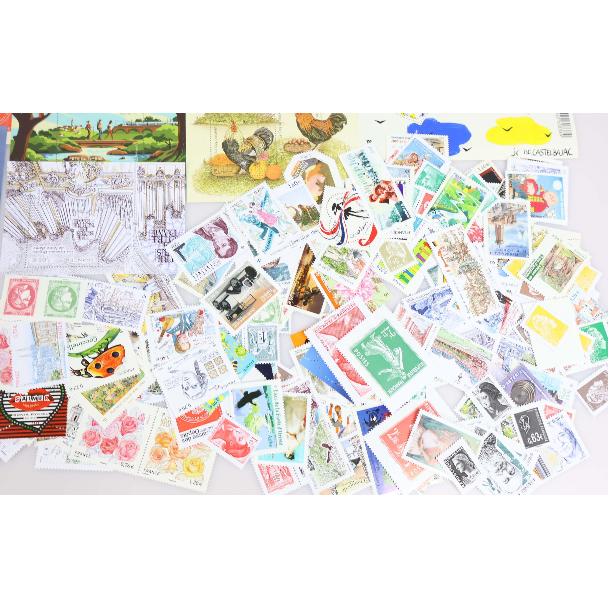 LOT CONSÉQUENT DE TIMBRES DE FRANCE ET BLOCS ANNÉES 2015 À 2022 FACIALE 700€