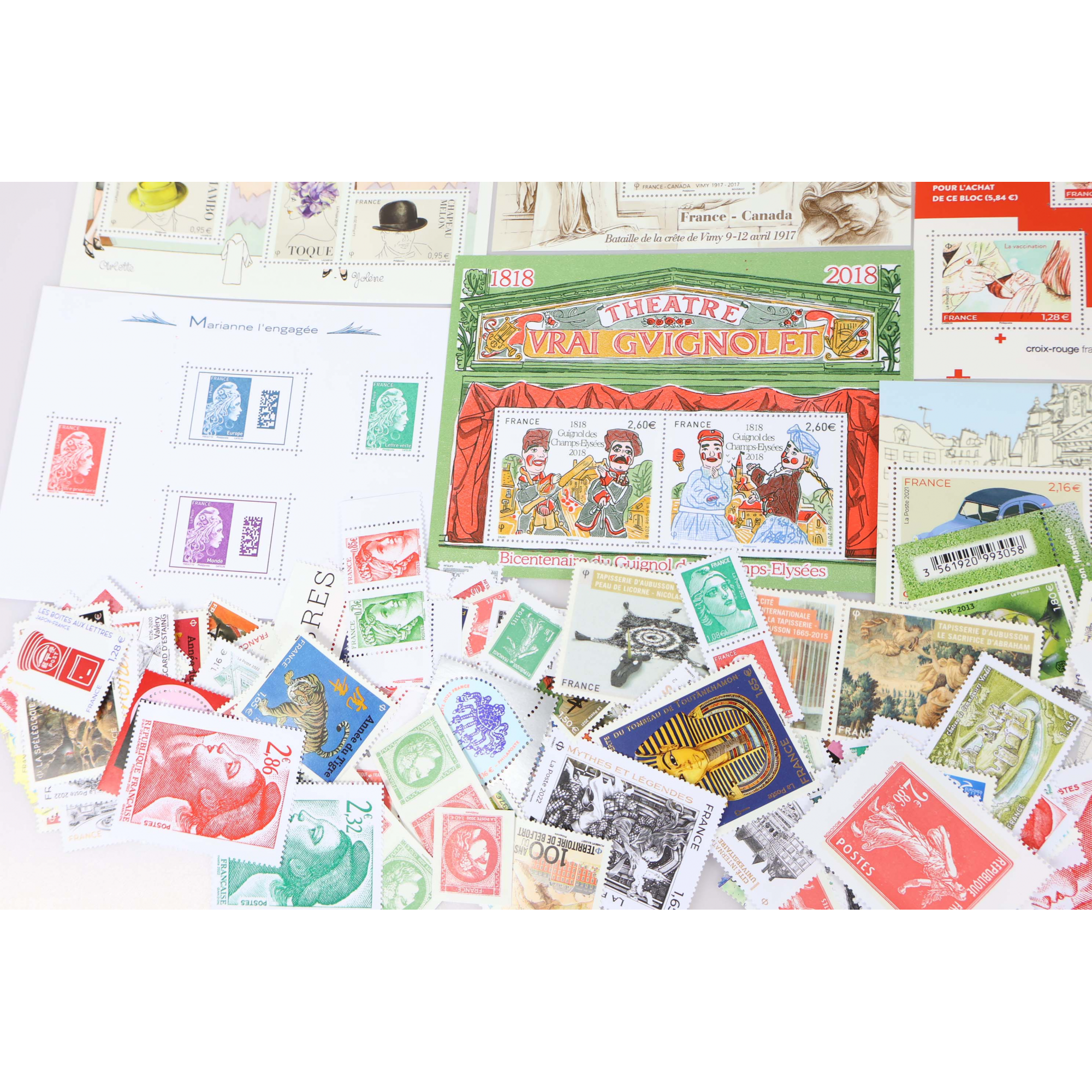 LOT CONSÉQUENT DE TIMBRES DE FRANCE ET BLOCS ANNÉES 2015 À 2022 FACIALE 700€