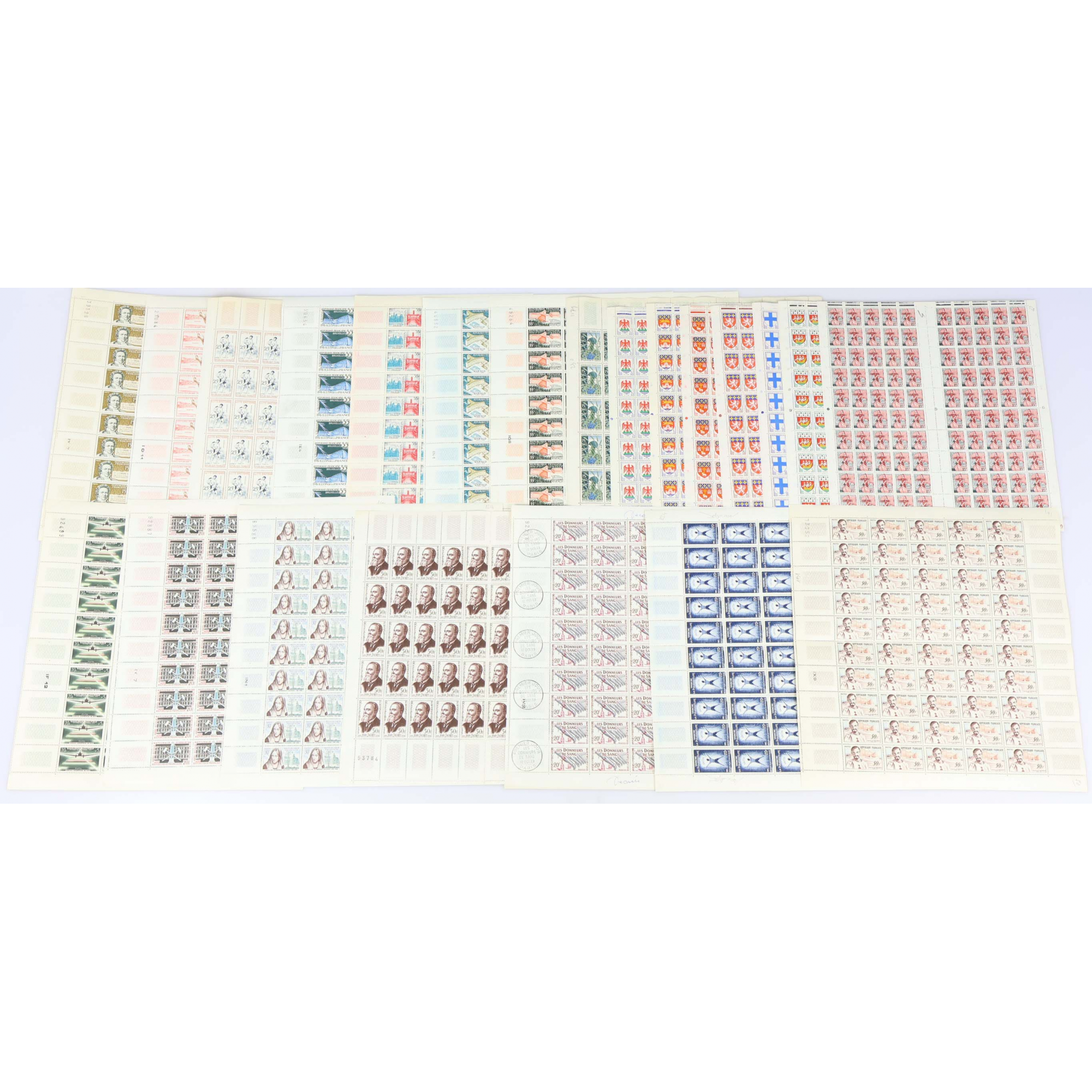 FEUILLES COMPLÈTES LOT DES ANNÉES 1958 ET 1959 TIMBRES NEUFS** DE FRANCE COTE 1135€