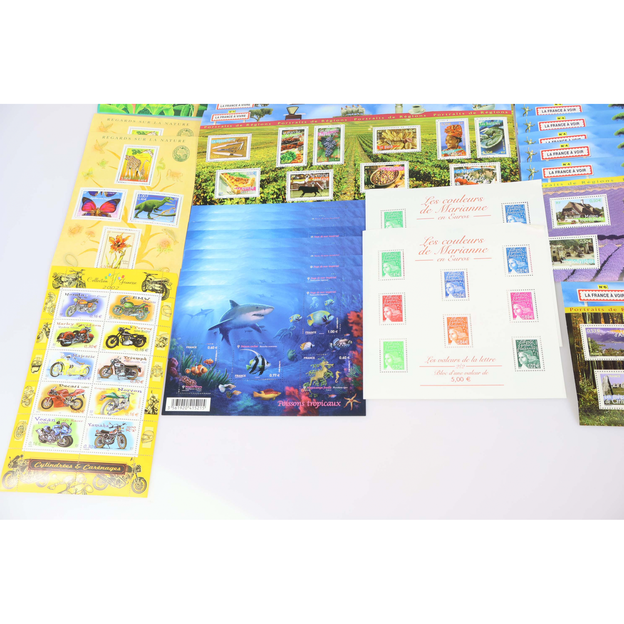 LOT BLOCS FEUILLET TIMBRES EN EUROS AVEC DÉFAUTS POUR AFFRANCHIR, FACIALE 164.1€