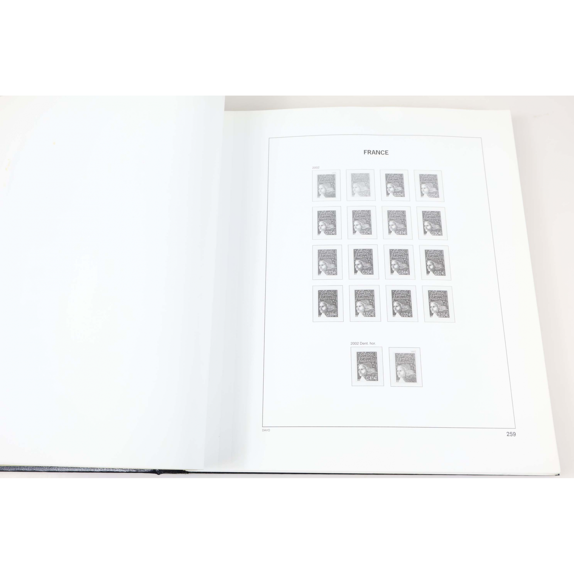 ALBUM DAVO FRANCE DE 2001 À 2004 POUR RANGER UNE COLLECTION DE TIMBRES
