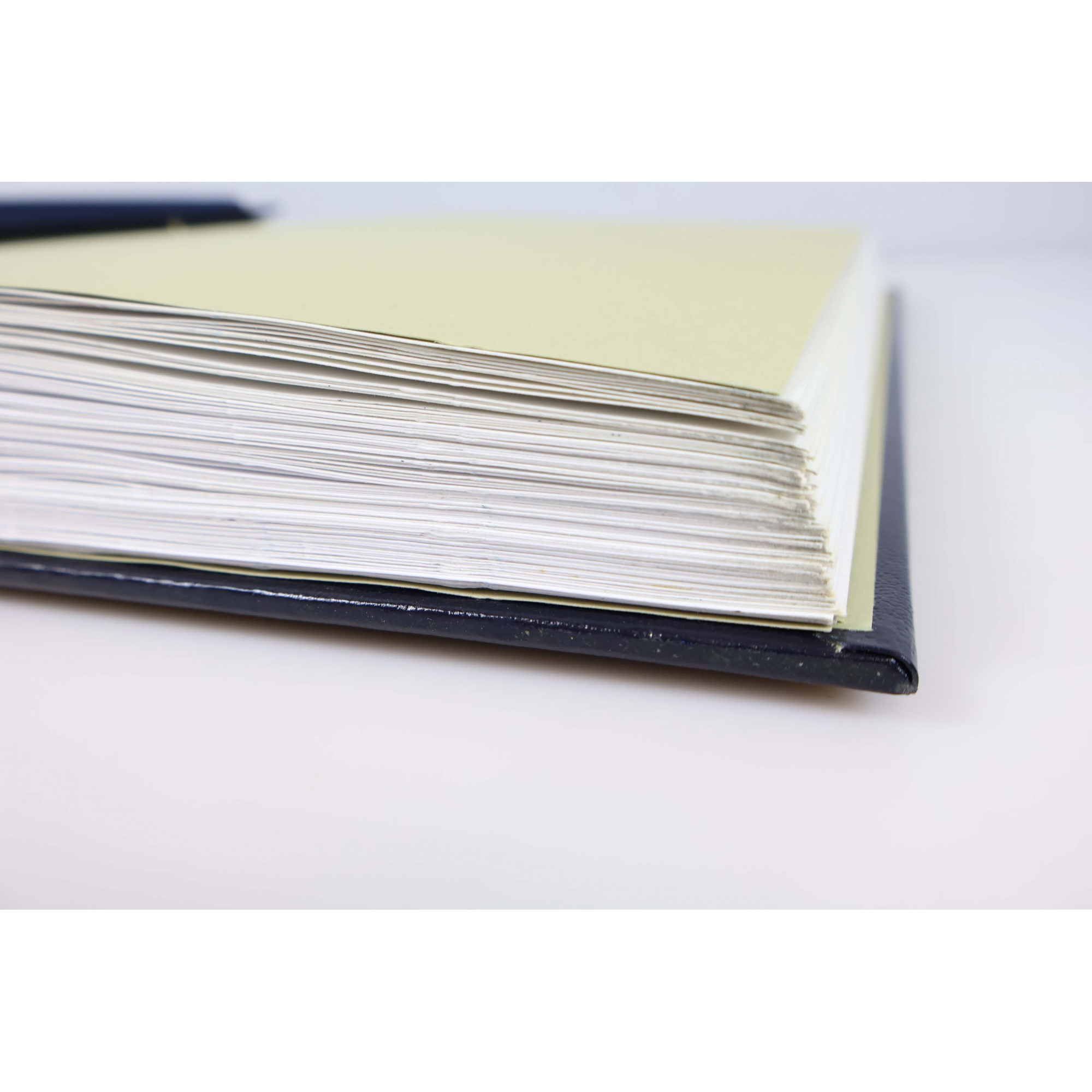 ALBUM DAVO FRANCE DE 2001 À 2004 POUR RANGER UNE COLLECTION DE TIMBRES